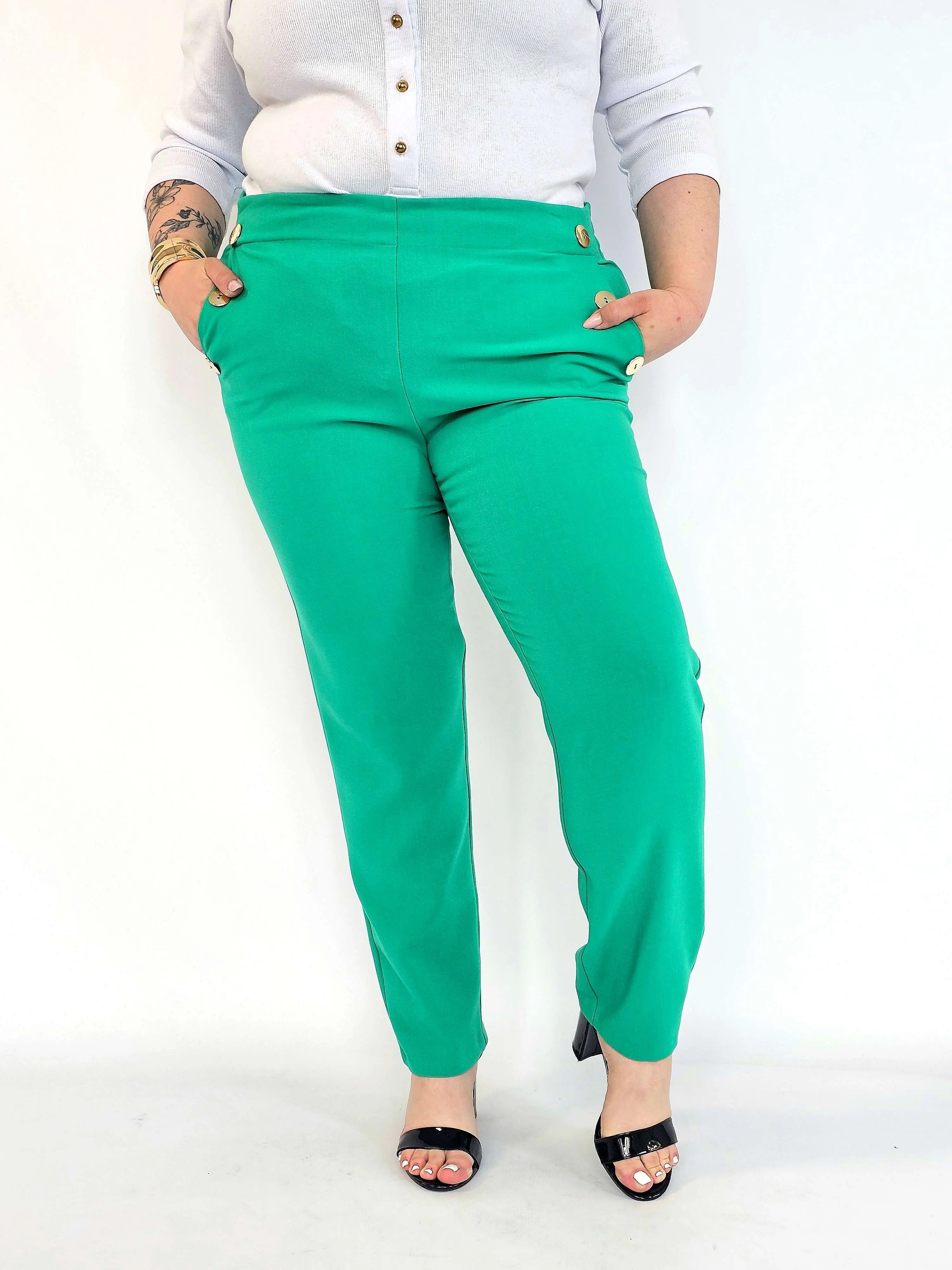 Spodnie plus size – eleganckie spodnie XXL zielone z ozdobnymi guzikami Stylowa XL