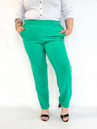 Spodnie plus size – eleganckie spodnie XXL zielone z ozdobnymi guzikami Stylowa XL