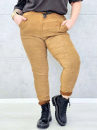 Spodnie plus size – gnieciuchy dla kobiet ceniących wygodę Stylowa XL