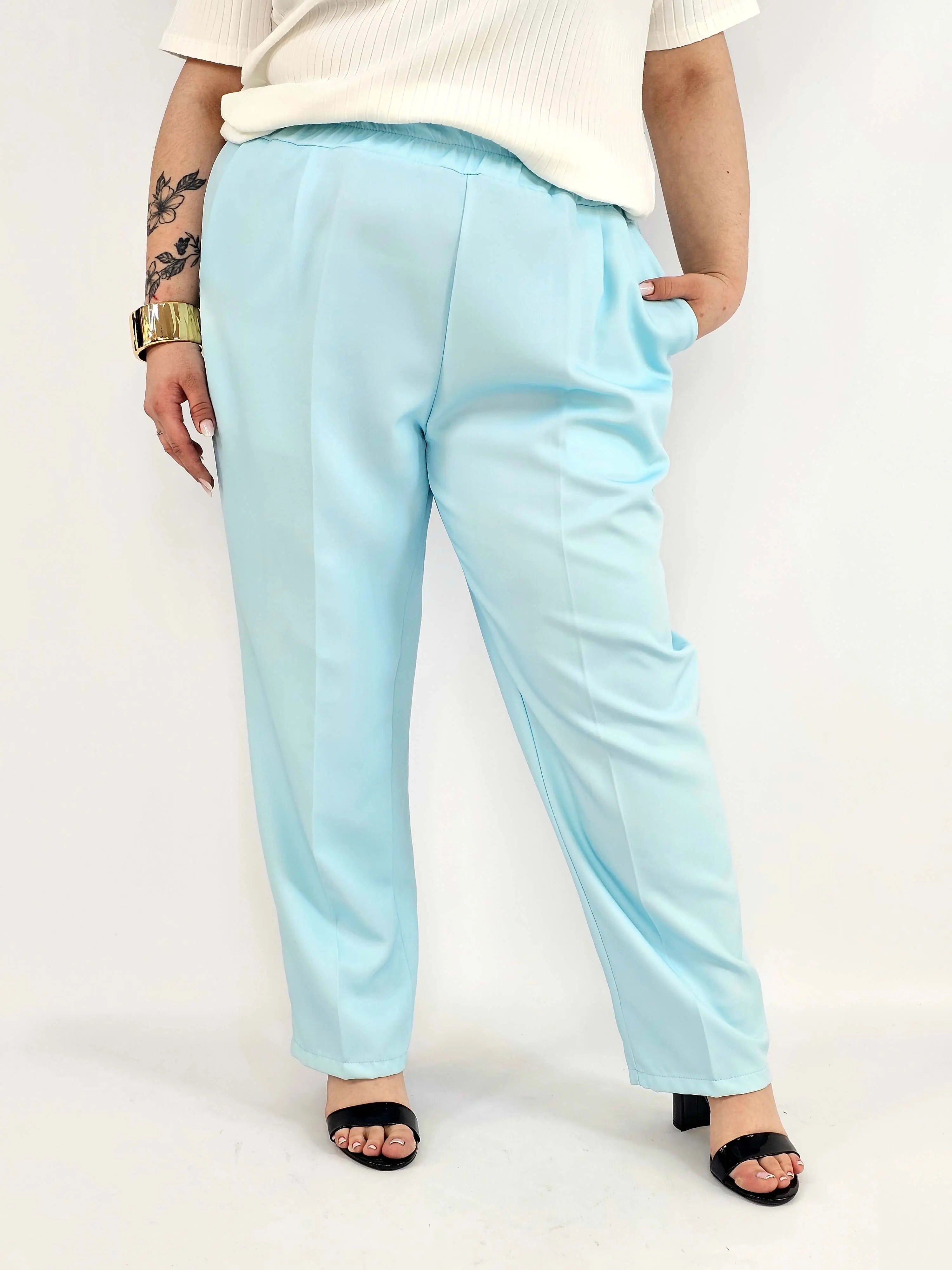 Spodnie plus size – wygodne, stylowe i idealne na każdą okazję Stylowa XL