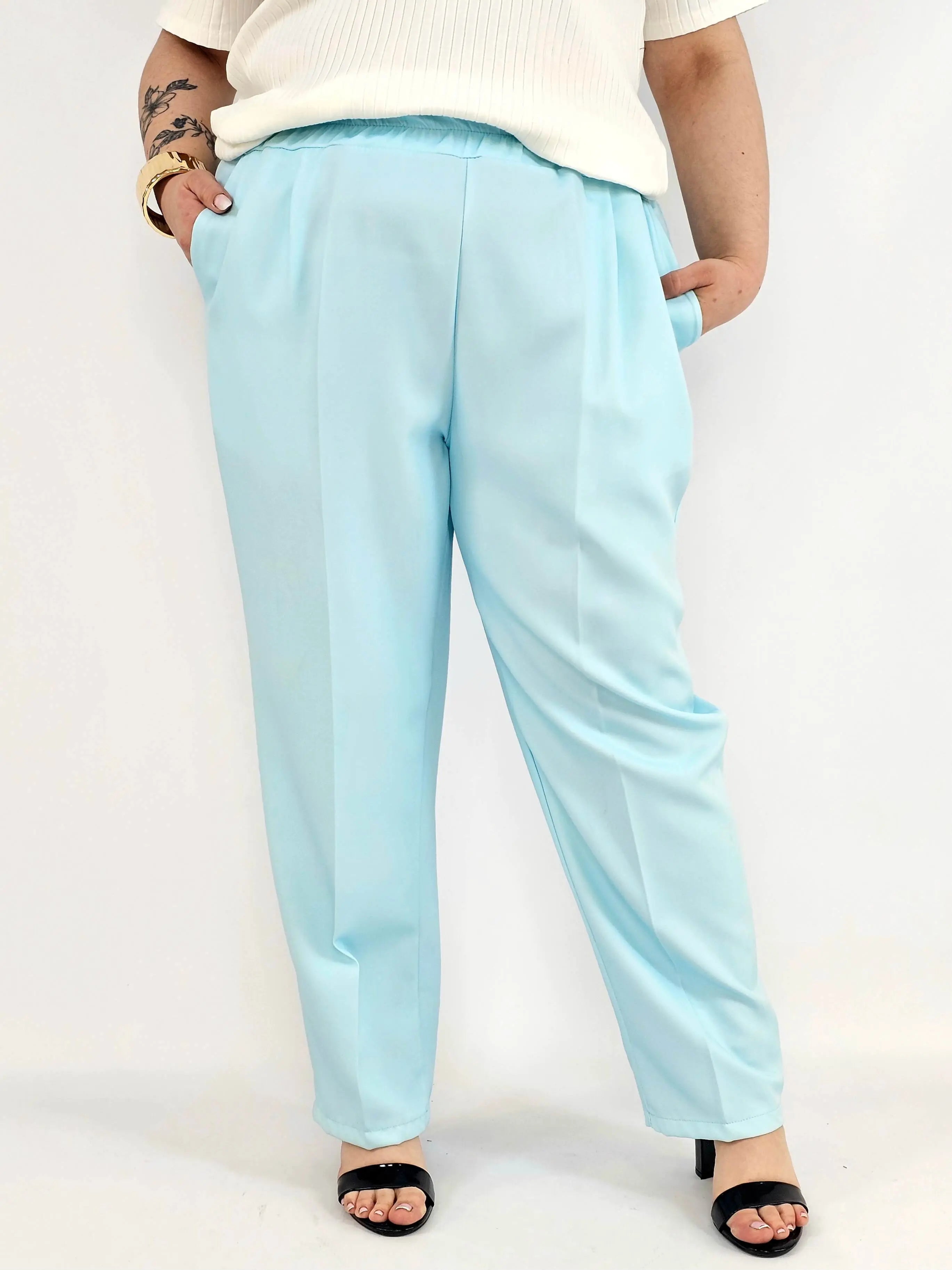 Spodnie plus size – wygodne, stylowe i idealne na każdą okazję Stylowa XL