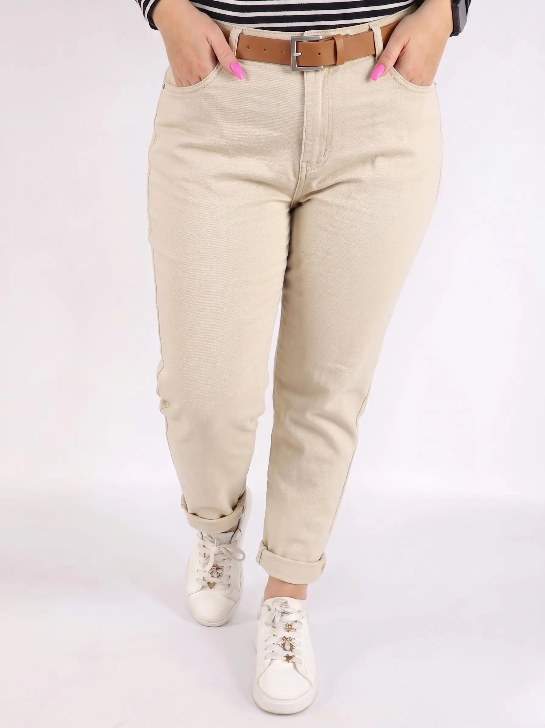 Spodnie plus size beżowe damskie klasyczne z paskiem – wygodne spodnie XXL na co dzień Stylowa XL