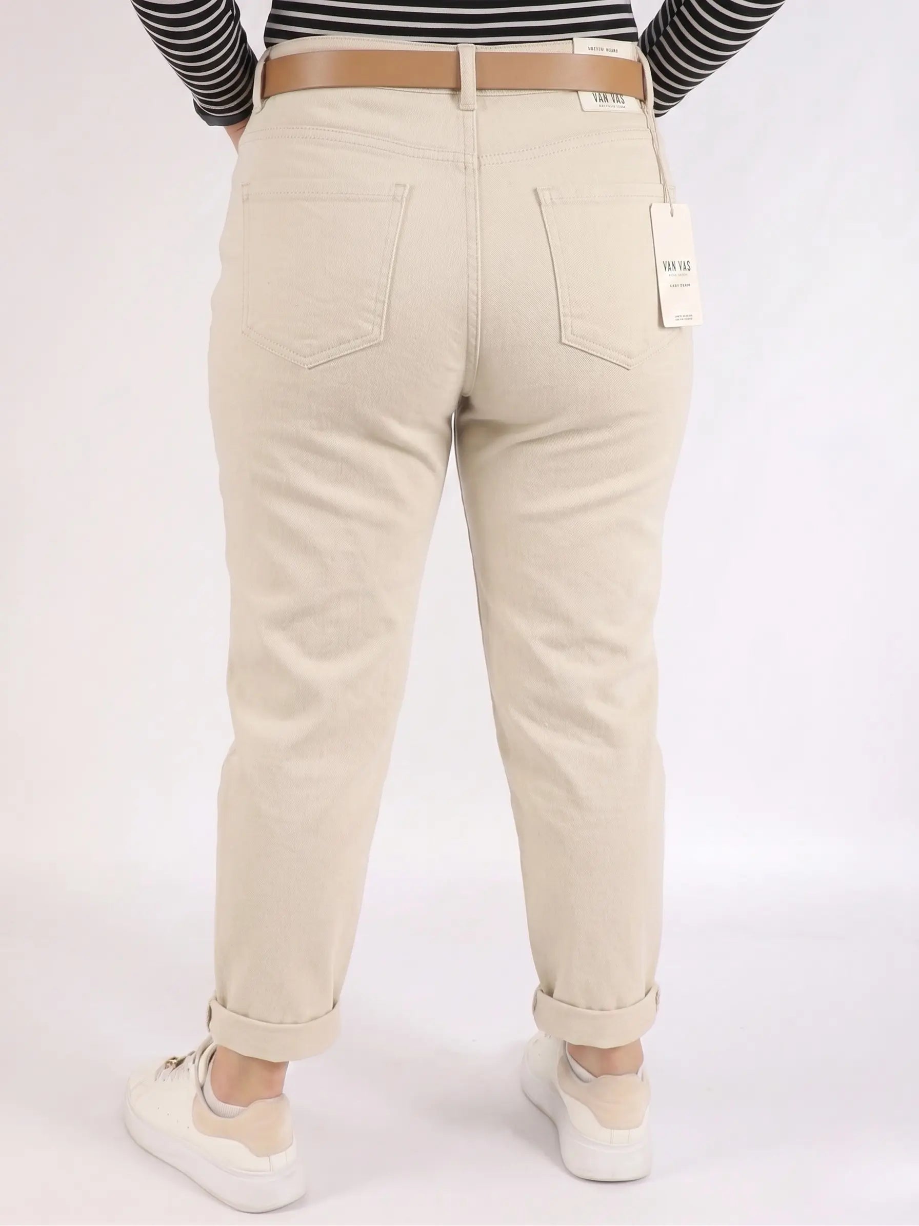 Spodnie plus size beżowe damskie klasyczne z paskiem – wygodne spodnie XXL na co dzień Stylowa XL