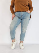 Spodnie plus size jeans – jasne jeansy damskie XXL M.sara Stylowa XL