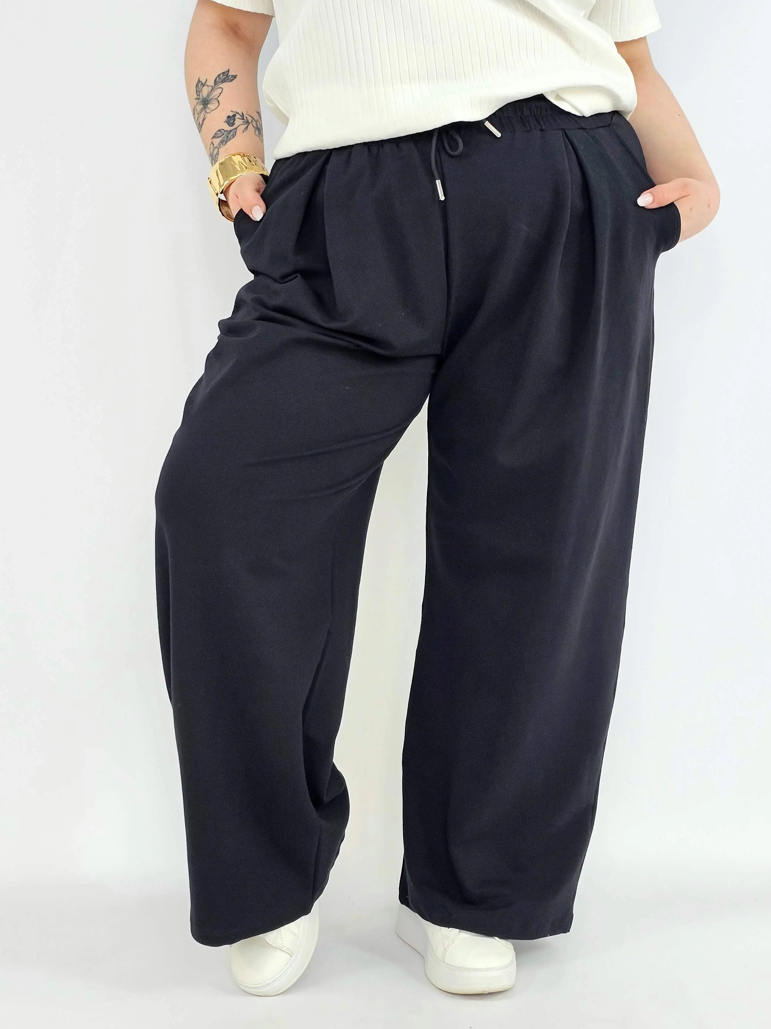 Spodnie plus size szerokie – wygodne spodnie XXL z gumką w pasie Stylowa XL