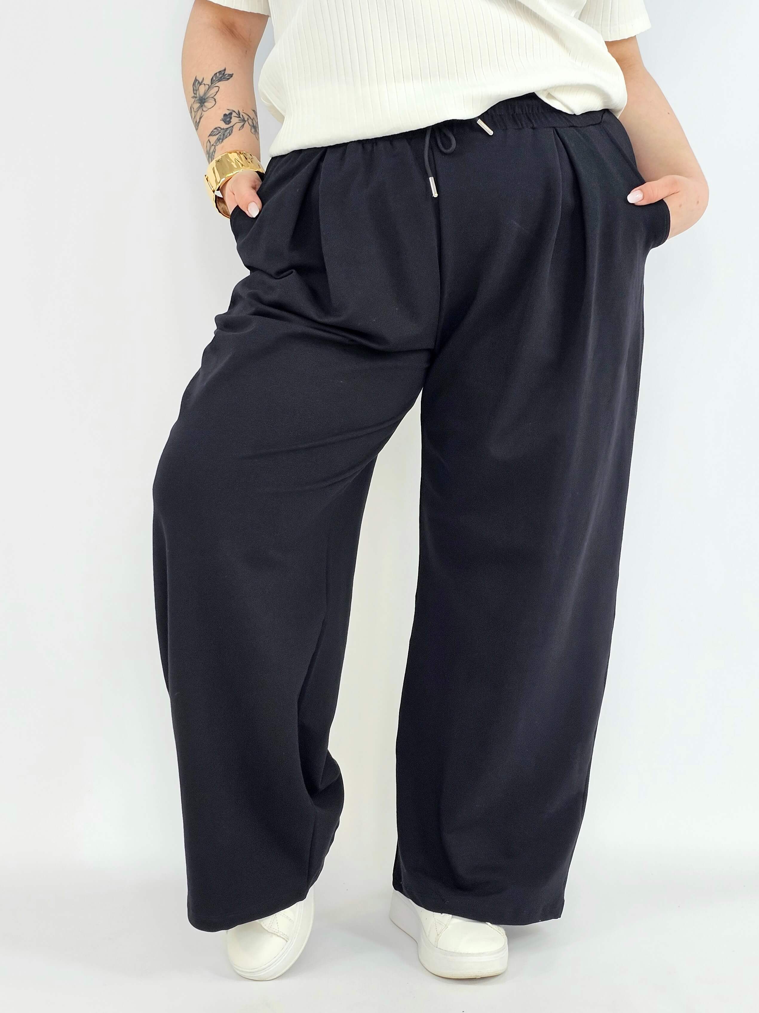 Spodnie plus size szerokie – wygodne spodnie XXL z gumką w pasie Stylowa XL