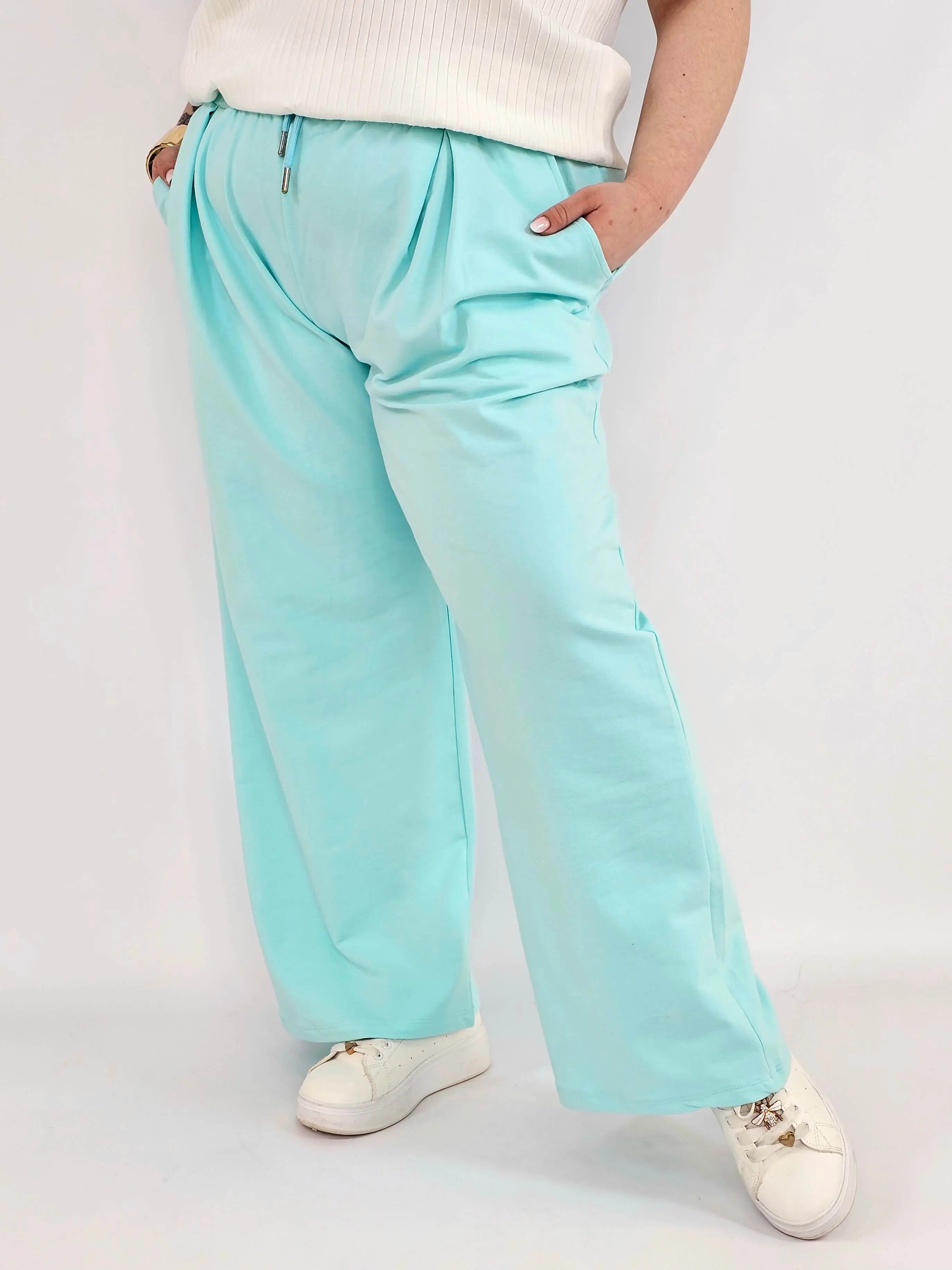 Spodnie plus size szerokie – wygodne spodnie XXL z gumką w pasie Stylowa XL