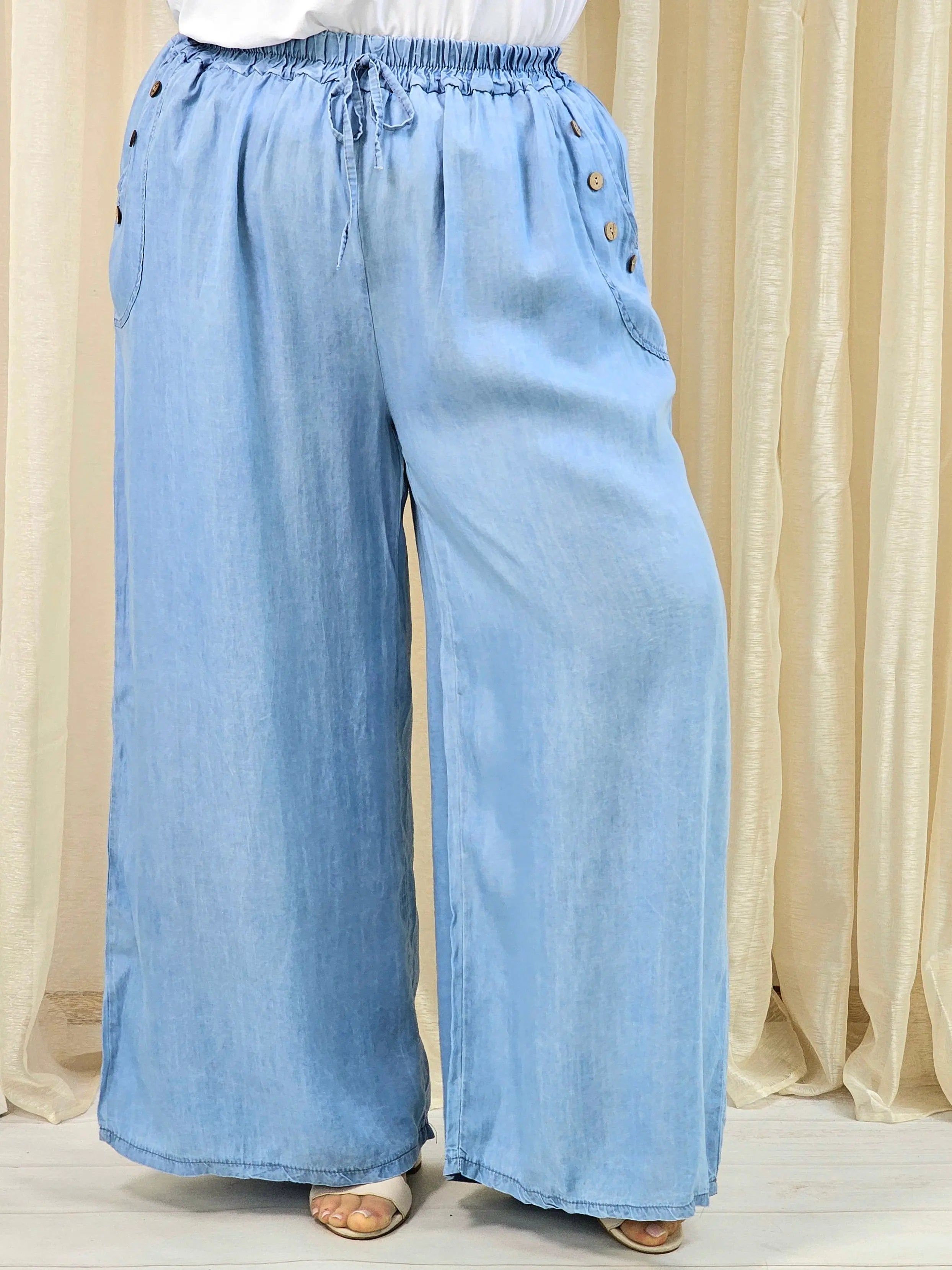 Spodnie plus size szerokie z gumką w pasie – lekkie niebieskie spodnie damskie XXL Stylowa XL