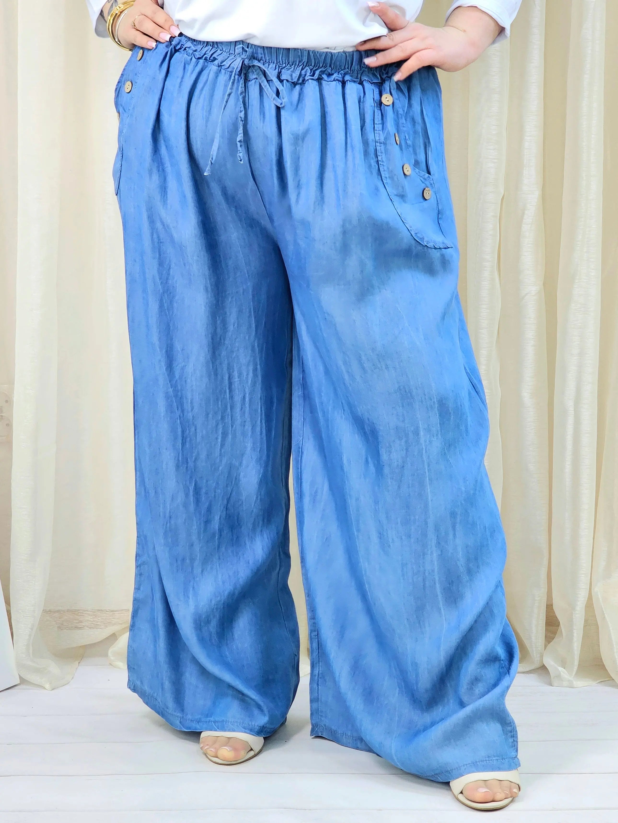 Spodnie plus size szerokie z gumką w pasie – lekkie niebieskie spodnie damskie XXL Stylowa XL