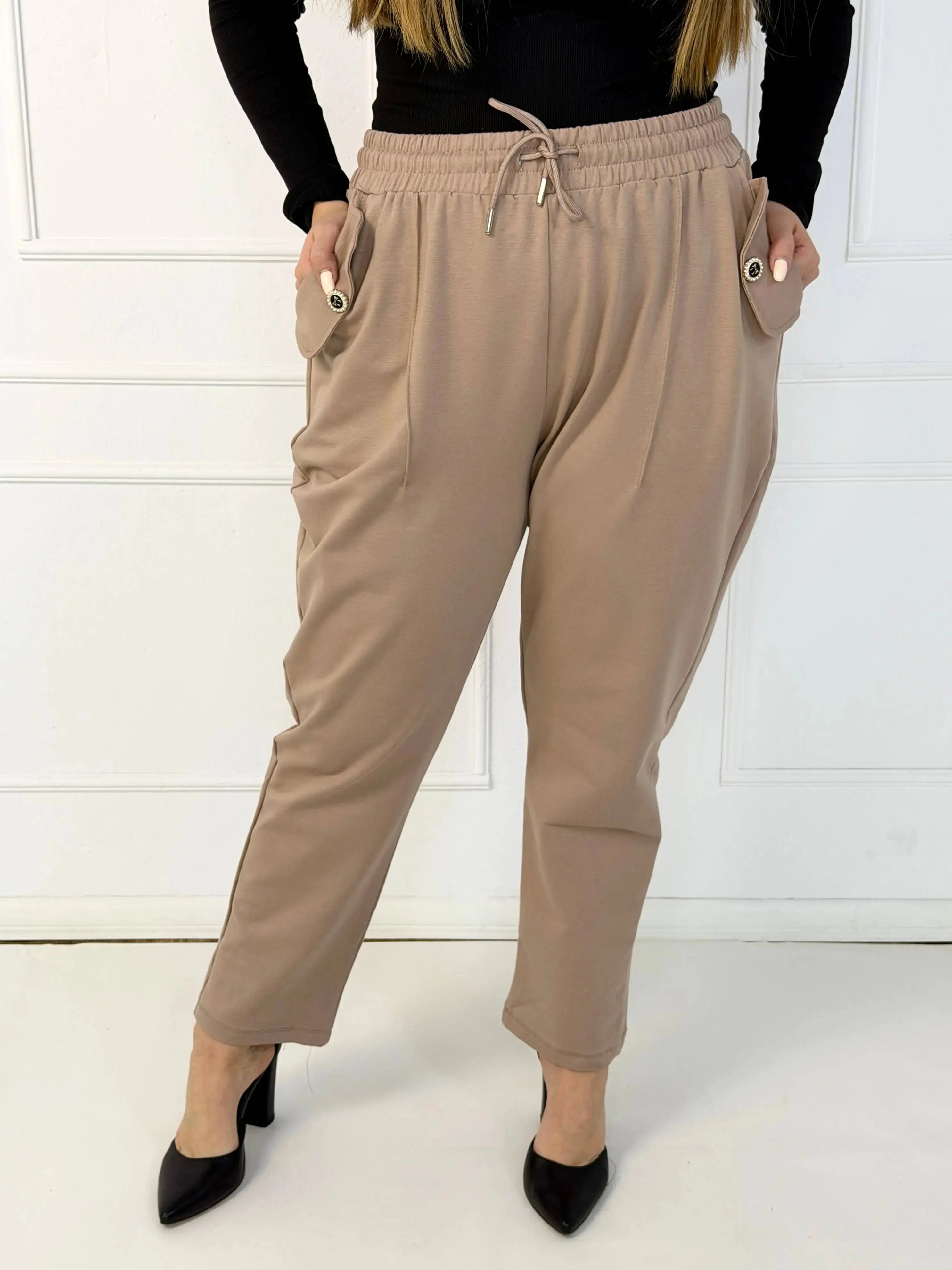Spodnie plus size z gumką i troczkiem – wygodne spodnie damskie XXL Stylowa XL