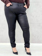 Spodnie z eko skóry  plus size – idealne dopasowanie i nowoczesny styl Stylowa XL