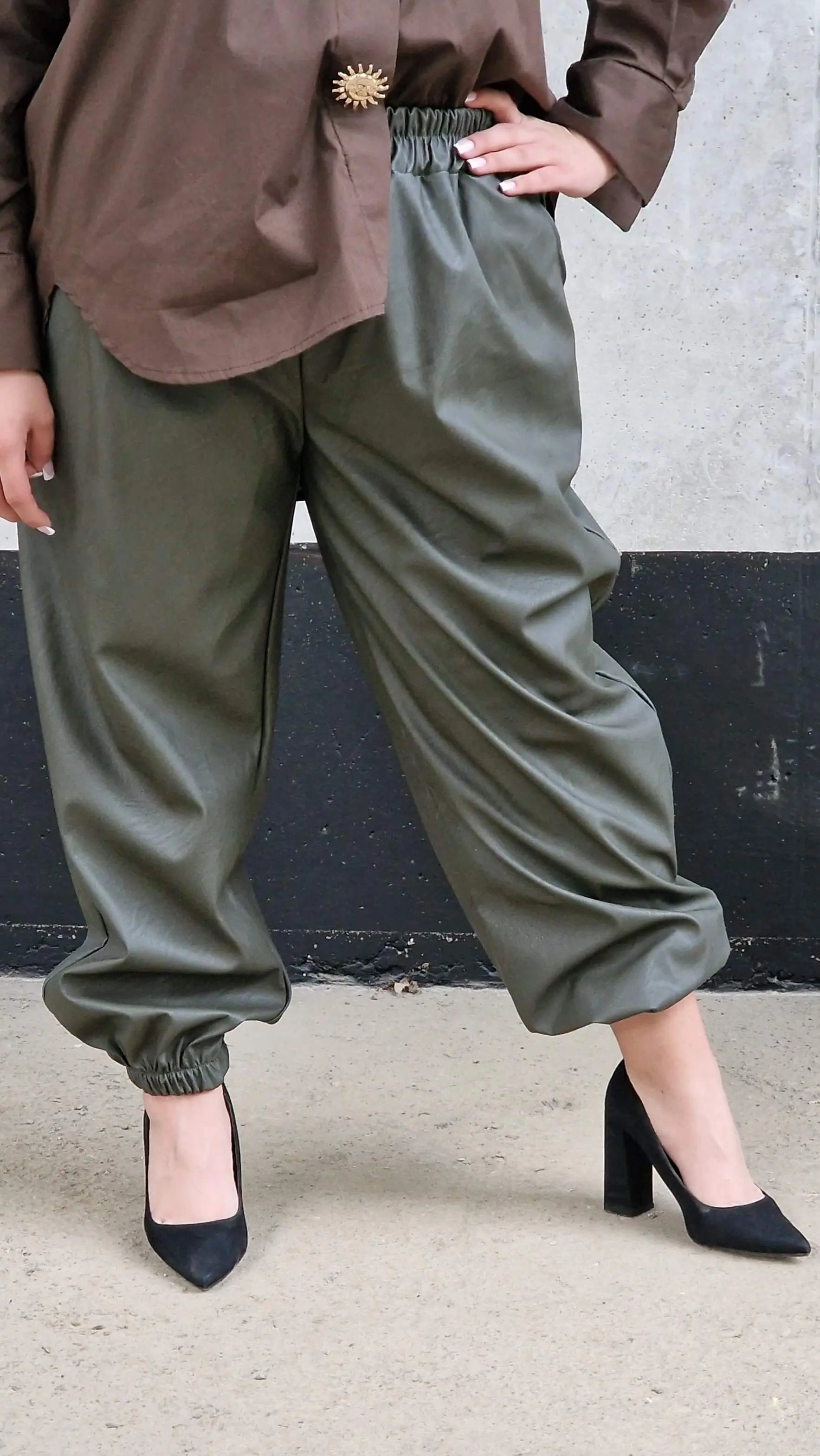 Spodnie z eko-skóry z gumką Stylowa XL