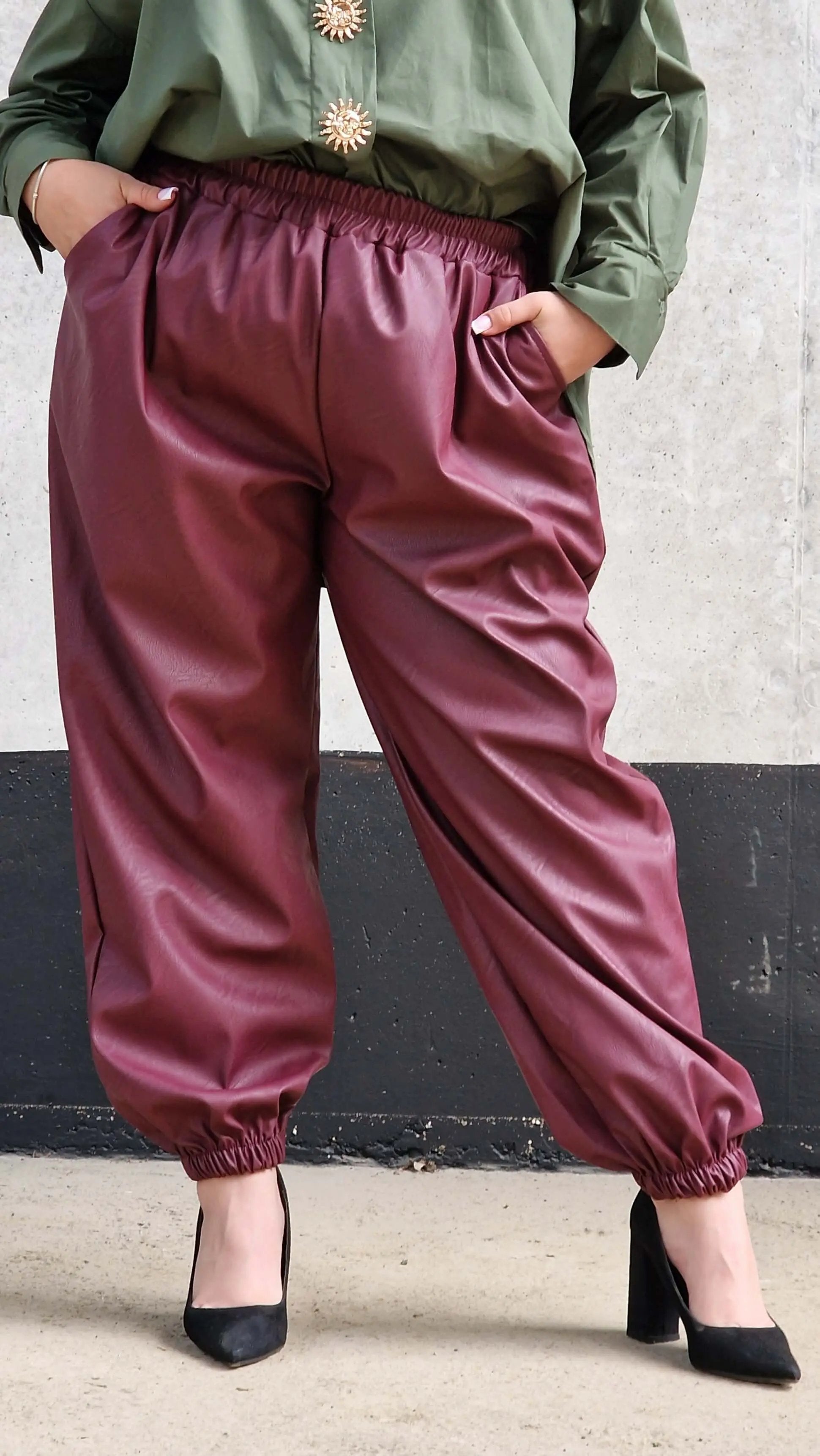 Spodnie z eko-skóry z gumką Stylowa XL