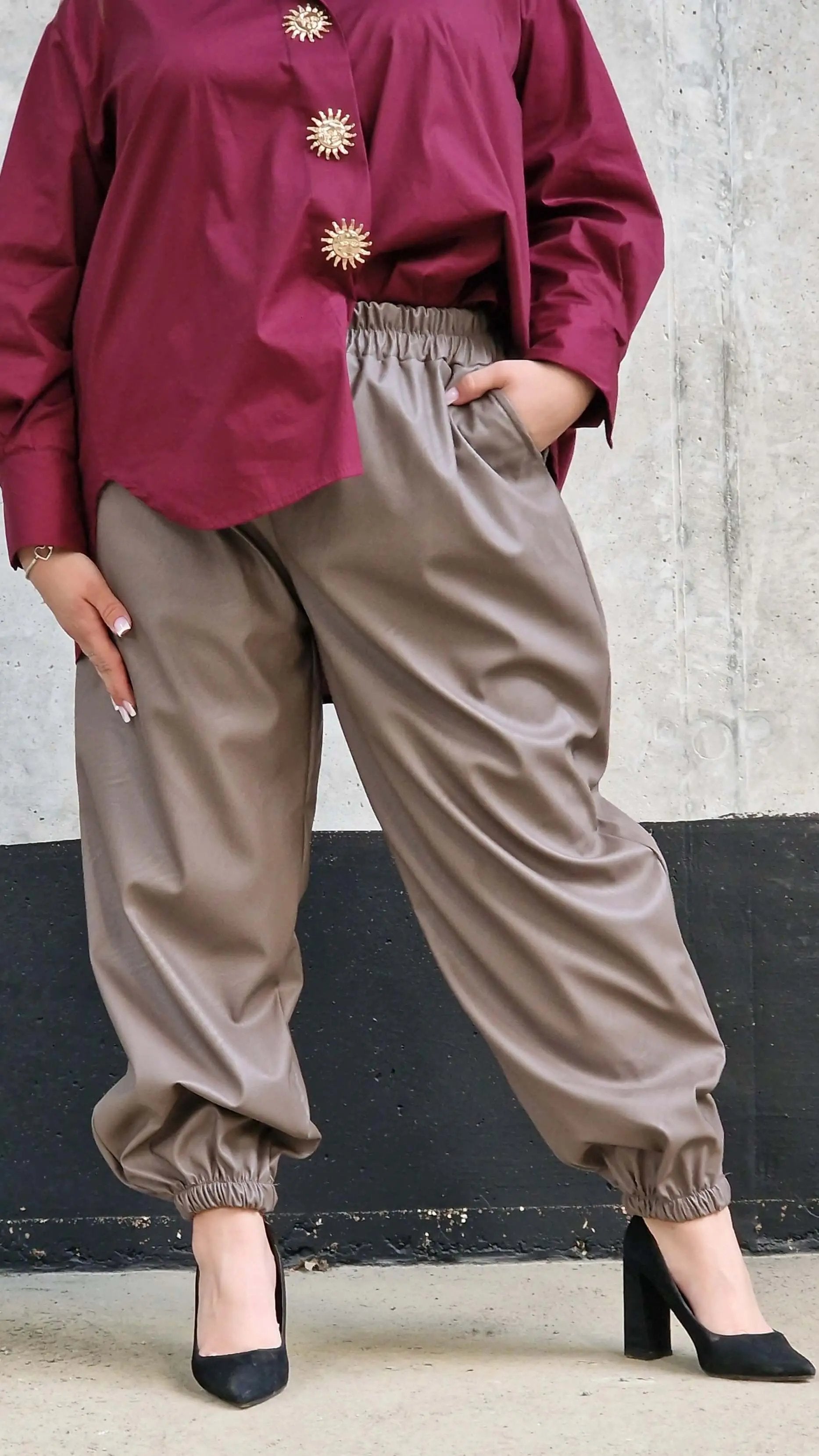 Spodnie z eko-skóry z gumką Stylowa XL