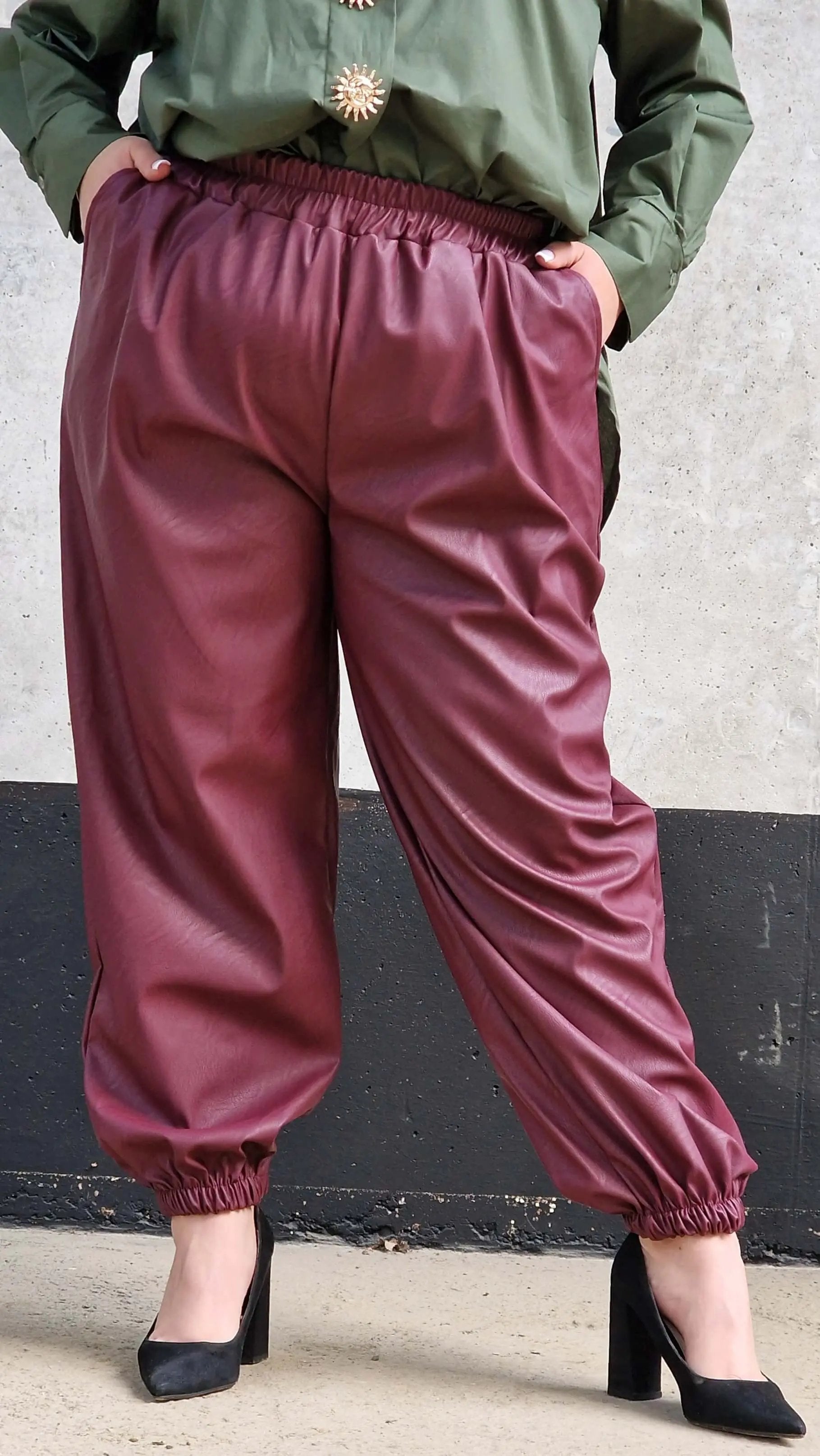 Spodnie z eko-skóry z gumką Stylowa XL