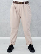 Spodnie z kieszeniami  – wygodna i stylowa odzież XXL Stylowa XL