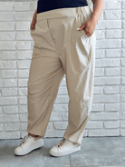 Spodnie z lekko technicznym twistem Stylowa XL