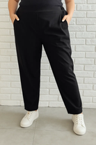 Spodnie z lekko technicznym twistem Stylowa XL