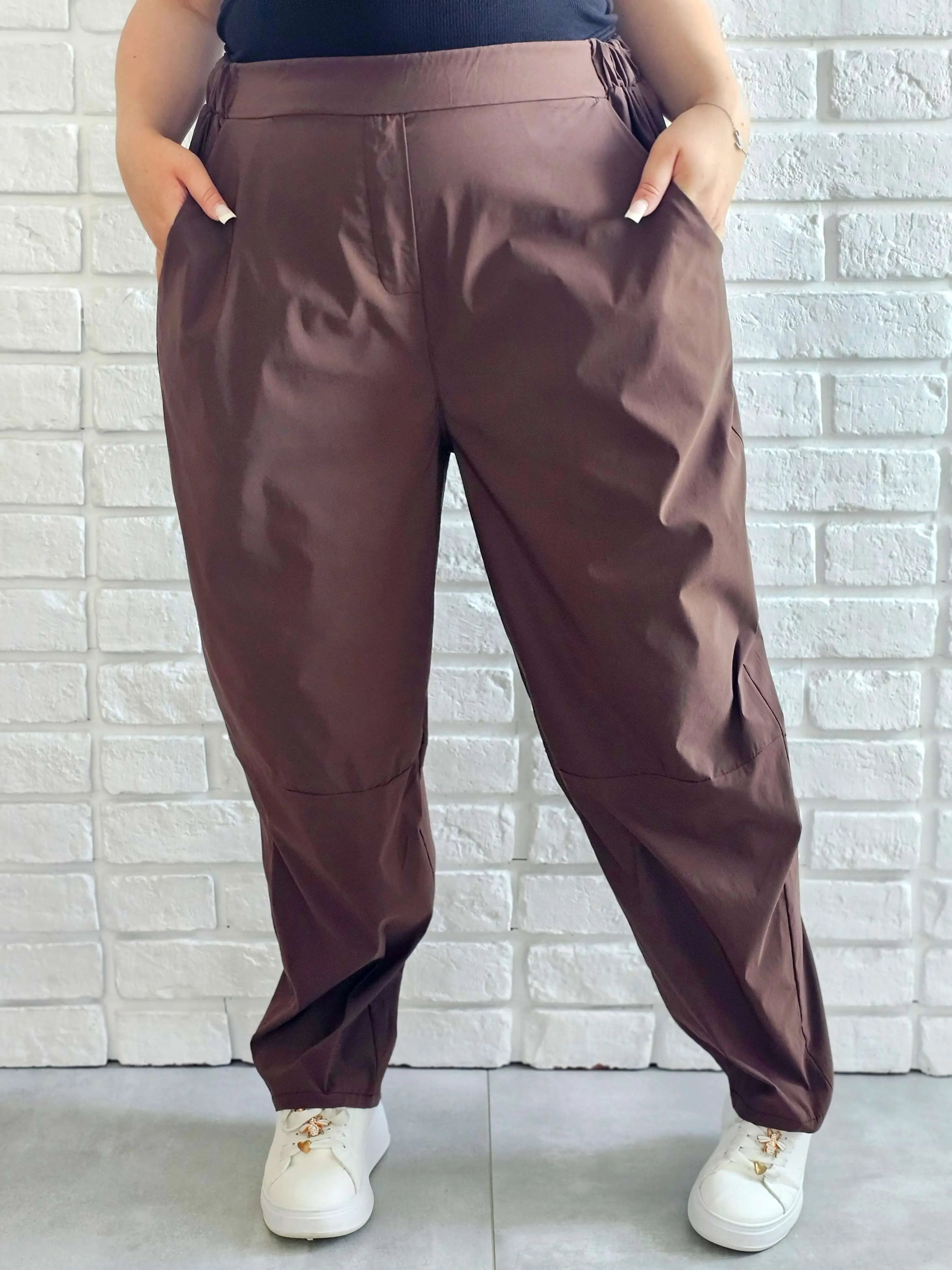 Spodnie z lekko technicznym twistem Stylowa XL