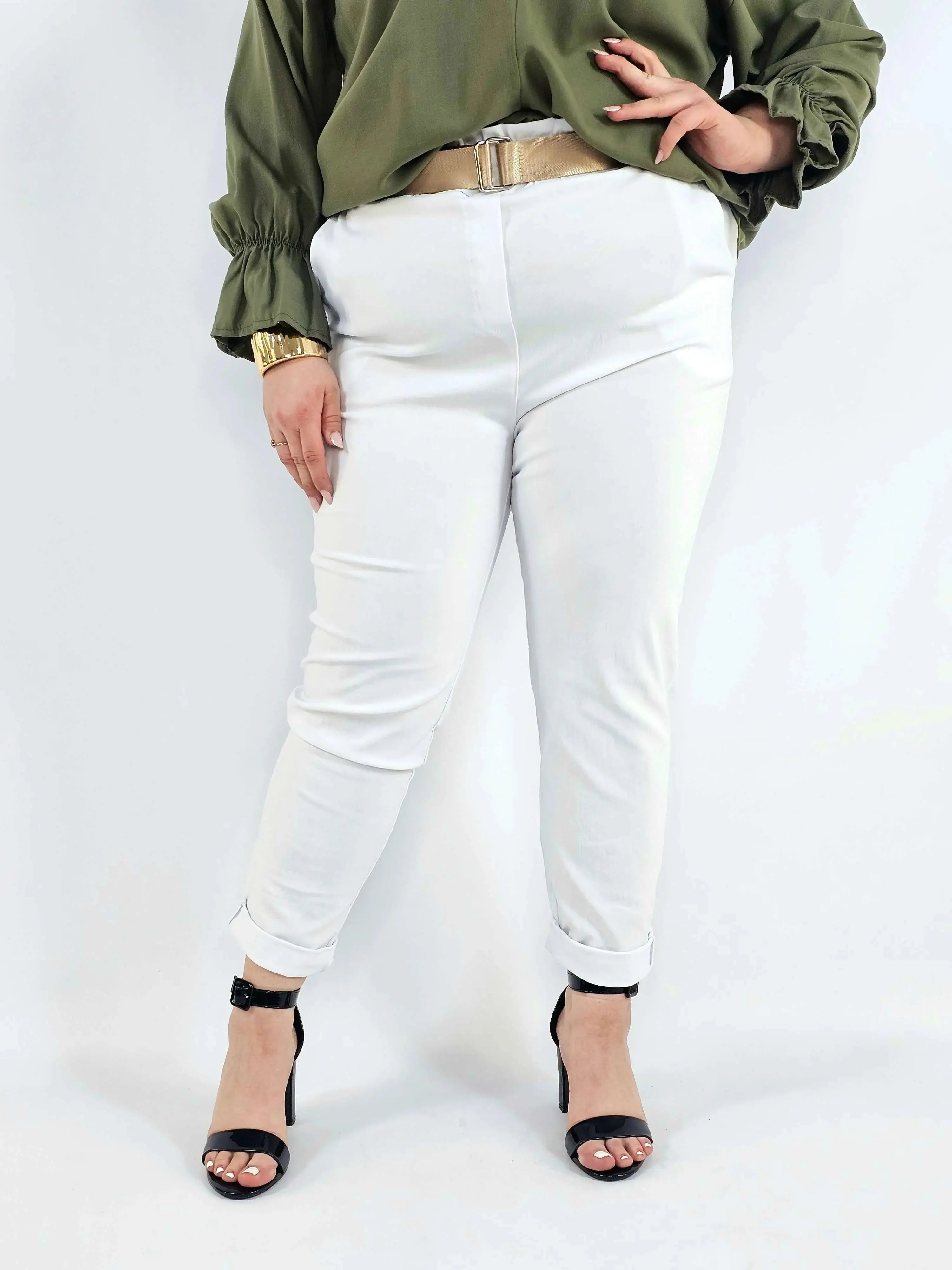 Spodnie z paskiem – eleganckie i wygodne spodnie XXL dla kobiet Stylowa XL