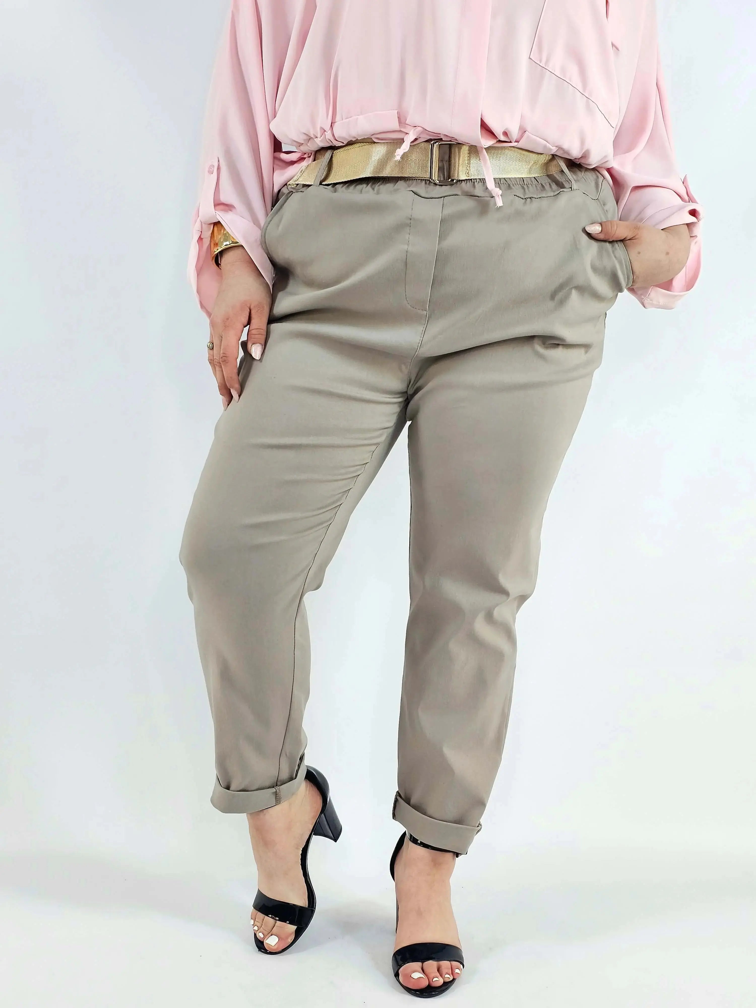 Spodnie z paskiem – eleganckie i wygodne spodnie XXL dla kobiet Stylowa XL