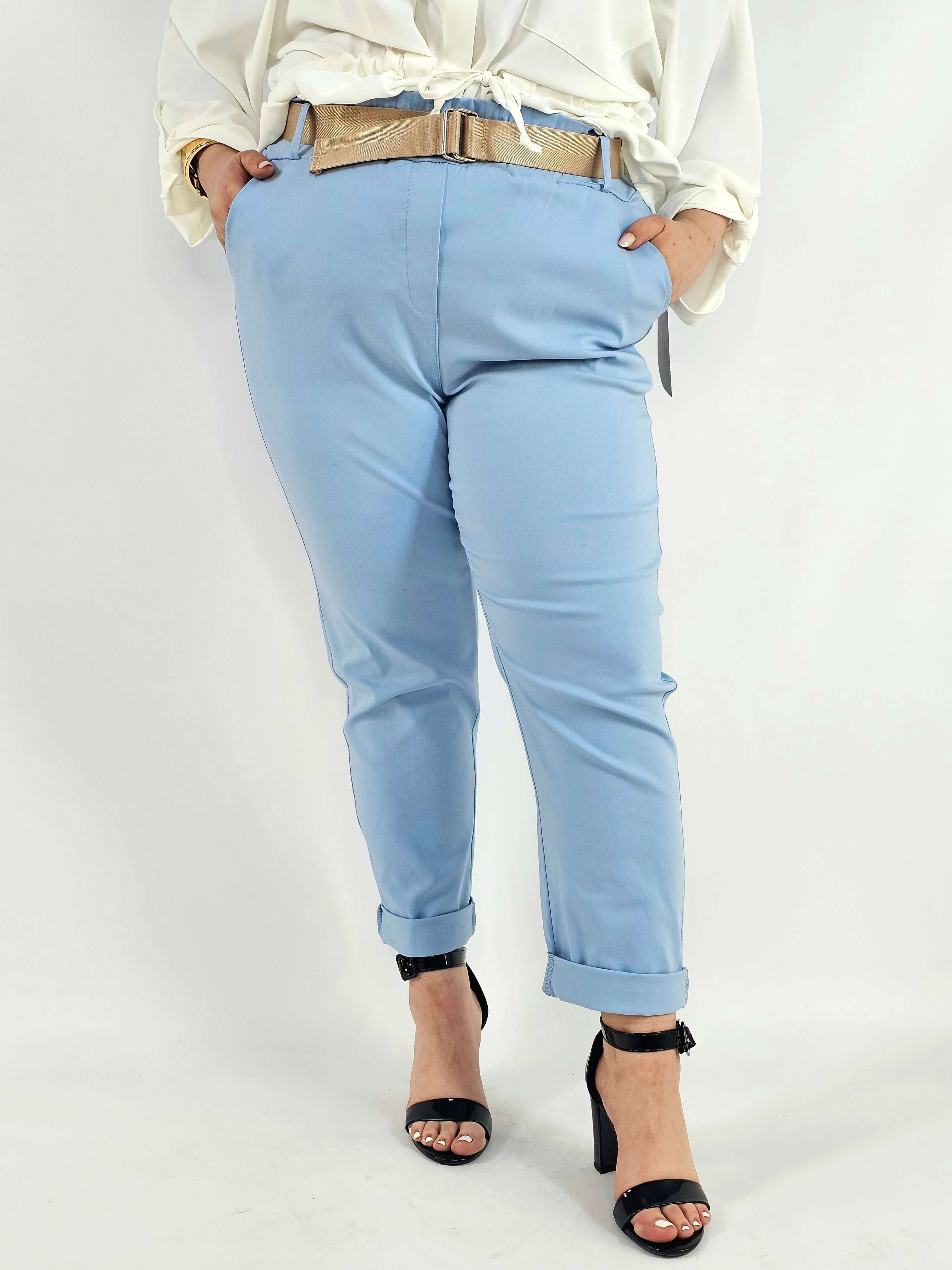Spodnie z paskiem – eleganckie i wygodne spodnie XXL dla kobiet Stylowa XL