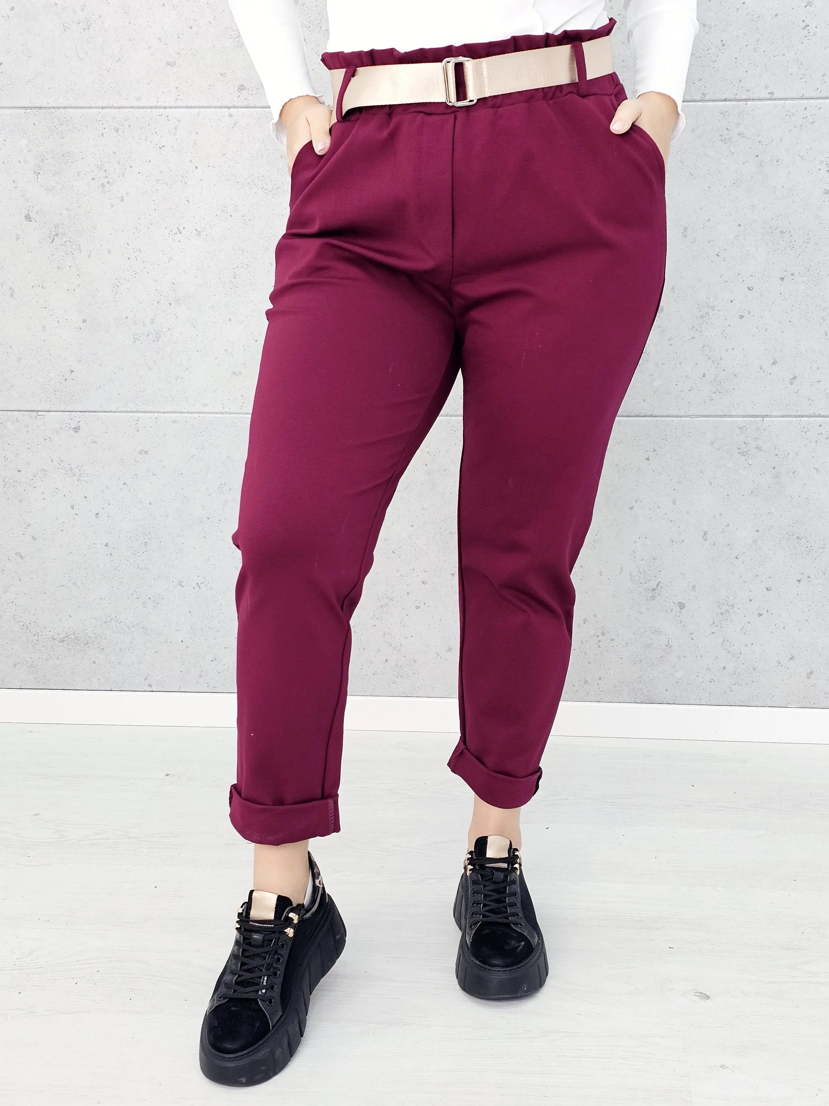 Spodnie z paskiem – eleganckie i wygodne spodnie XXL dla kobiet Stylowa XL