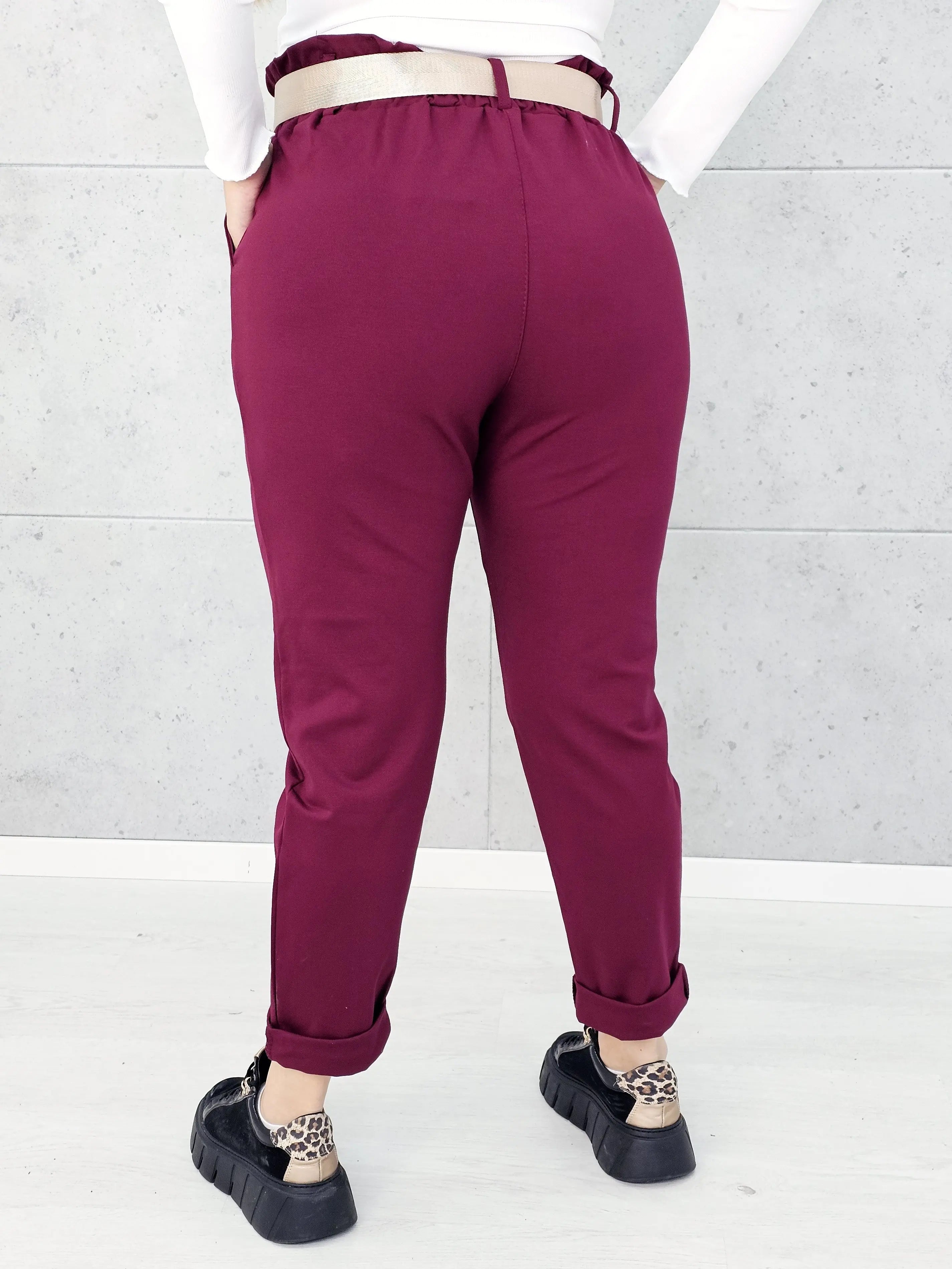 Spodnie z paskiem – eleganckie i wygodne spodnie XXL dla kobiet Stylowa XL