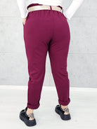 Spodnie z paskiem – eleganckie i wygodne spodnie XXL dla kobiet Stylowa XL