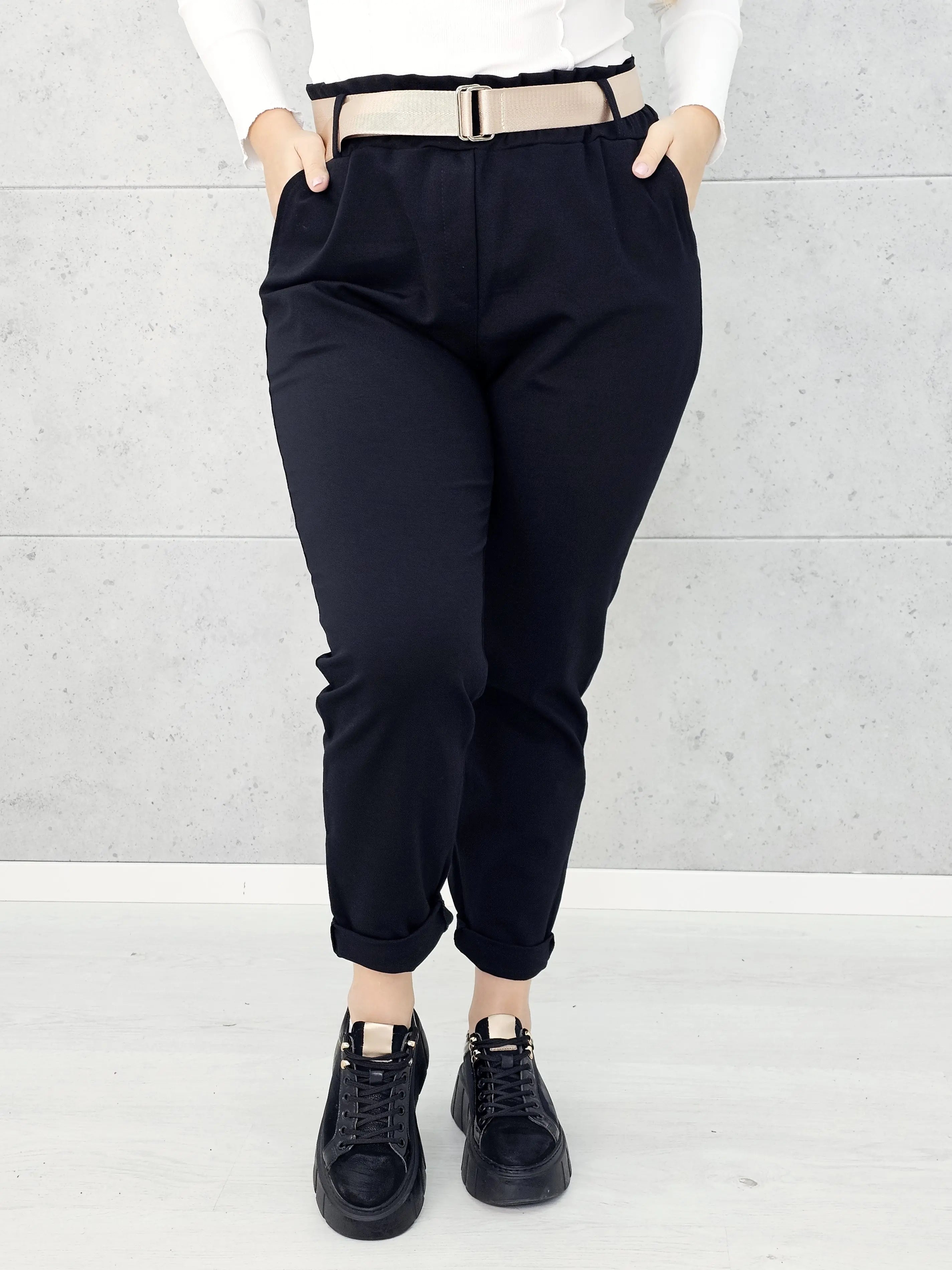 Spodnie z paskiem – eleganckie i wygodne spodnie XXL dla kobiet Stylowa XL