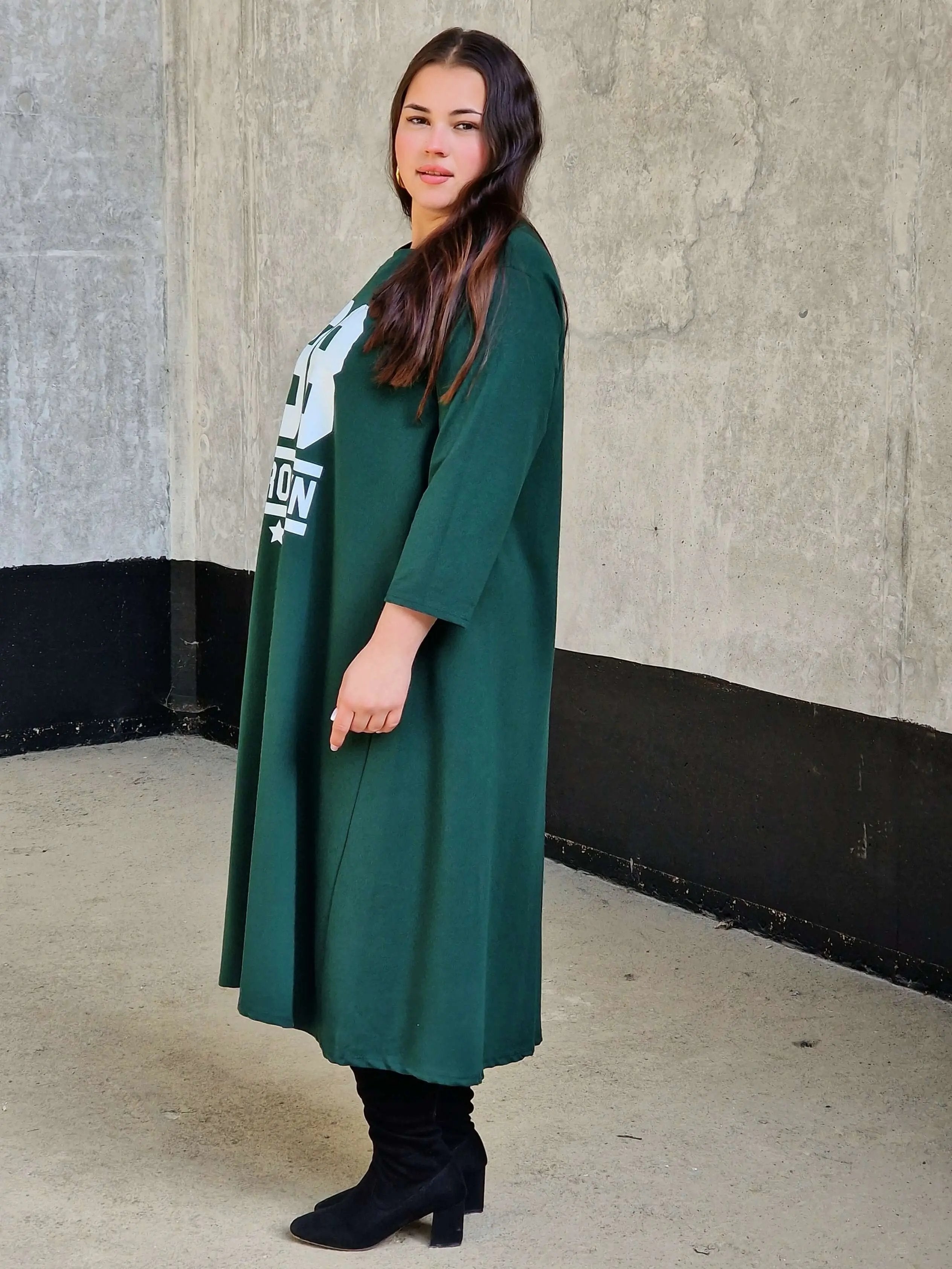 Sportowa Sukienka z Motywem Brooklyn Stylowa XL