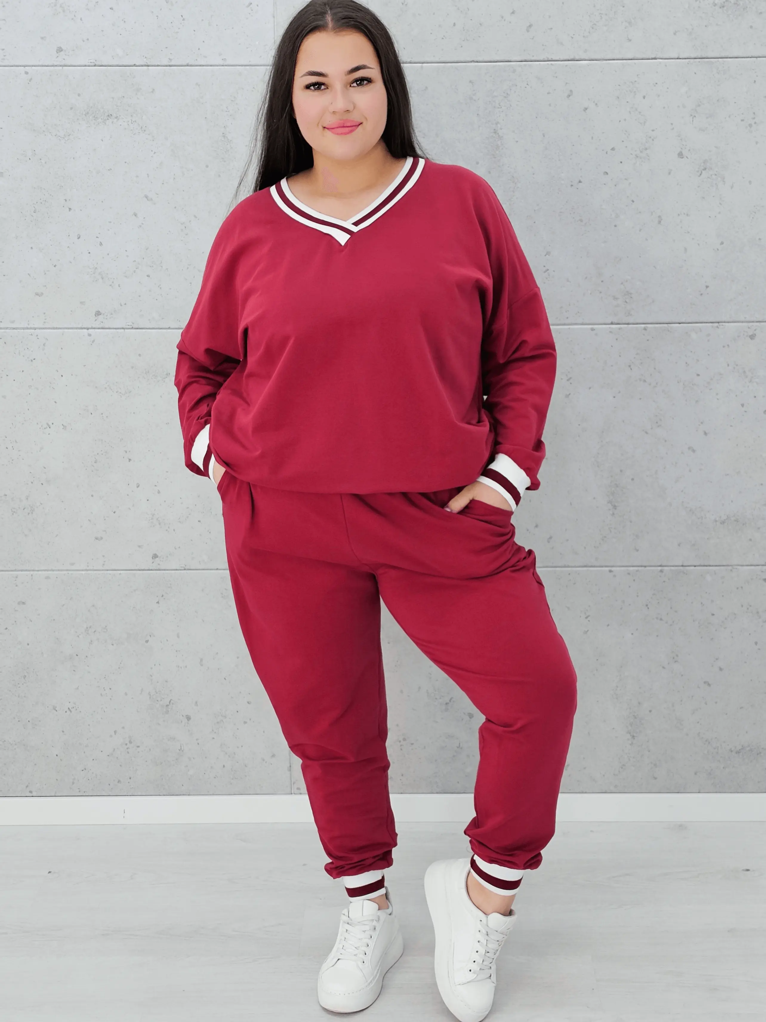 Sportowy komplet z kontrastowymi wykończeniami Stylowa XL