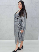 Srebrna sukienka z cekinami Stylowa XL