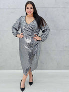 Srebrna sukienka z cekinami Stylowa XL