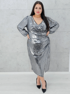 Srebrna sukienka z cekinami Stylowa XL