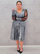 Srebrna sukienka z cekinami i tiulem Stylowa XL