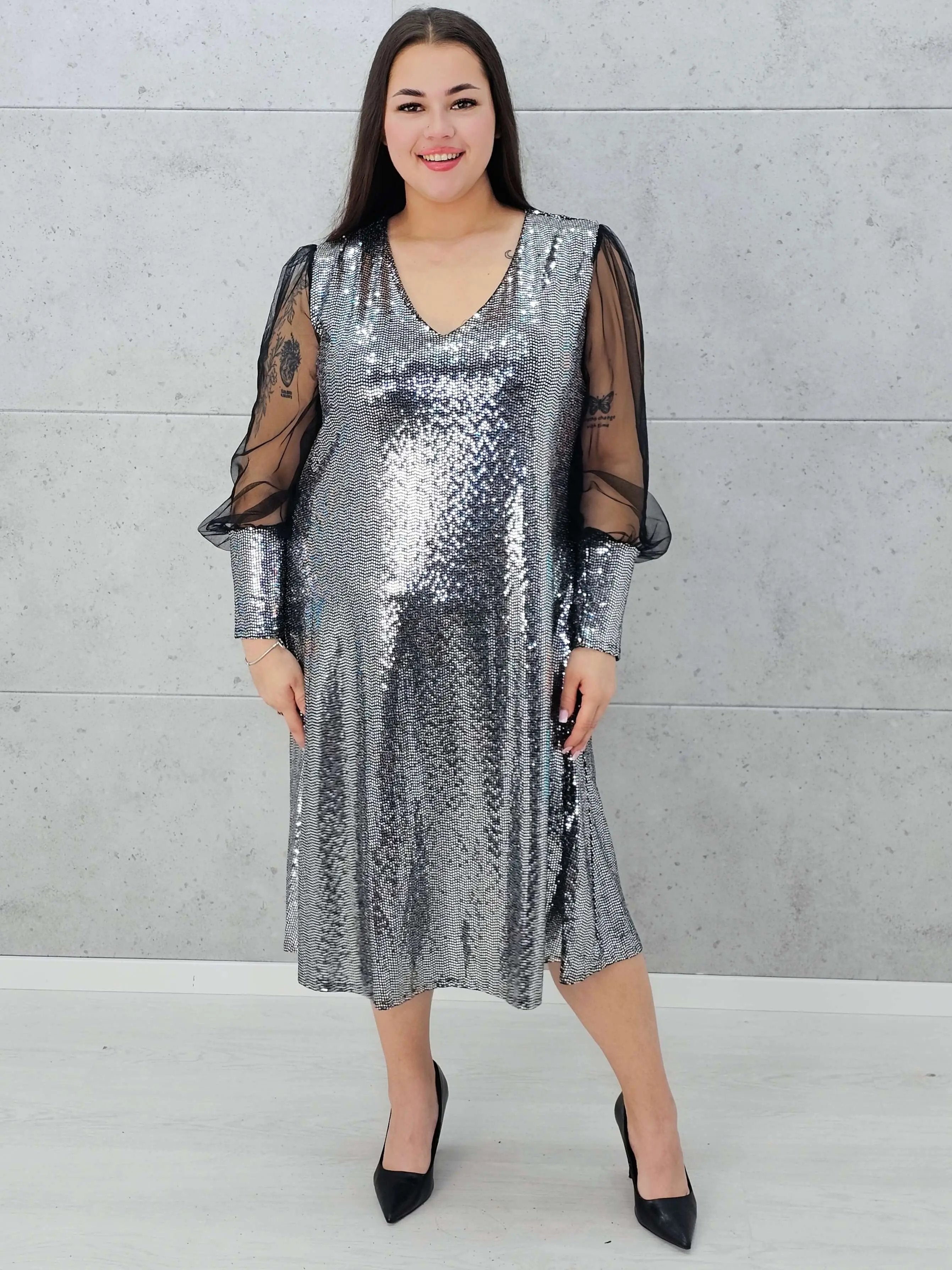 Srebrna sukienka z cekinami i tiulem Stylowa XL