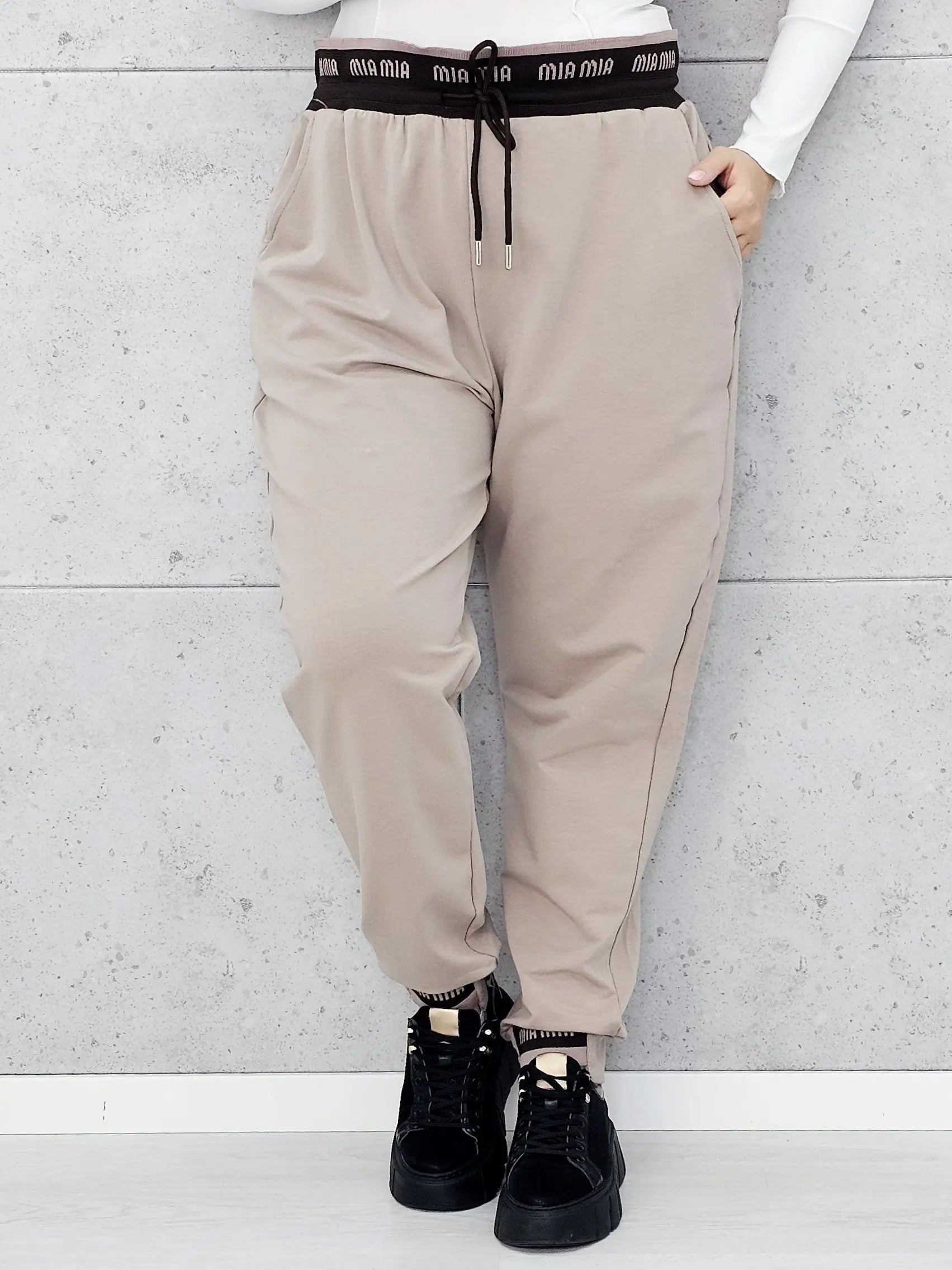 Stylowe Spodnie Dresowe Plus Size StylowaXL – Sportowy Luz w Modnym Wydaniu Stylowa XL