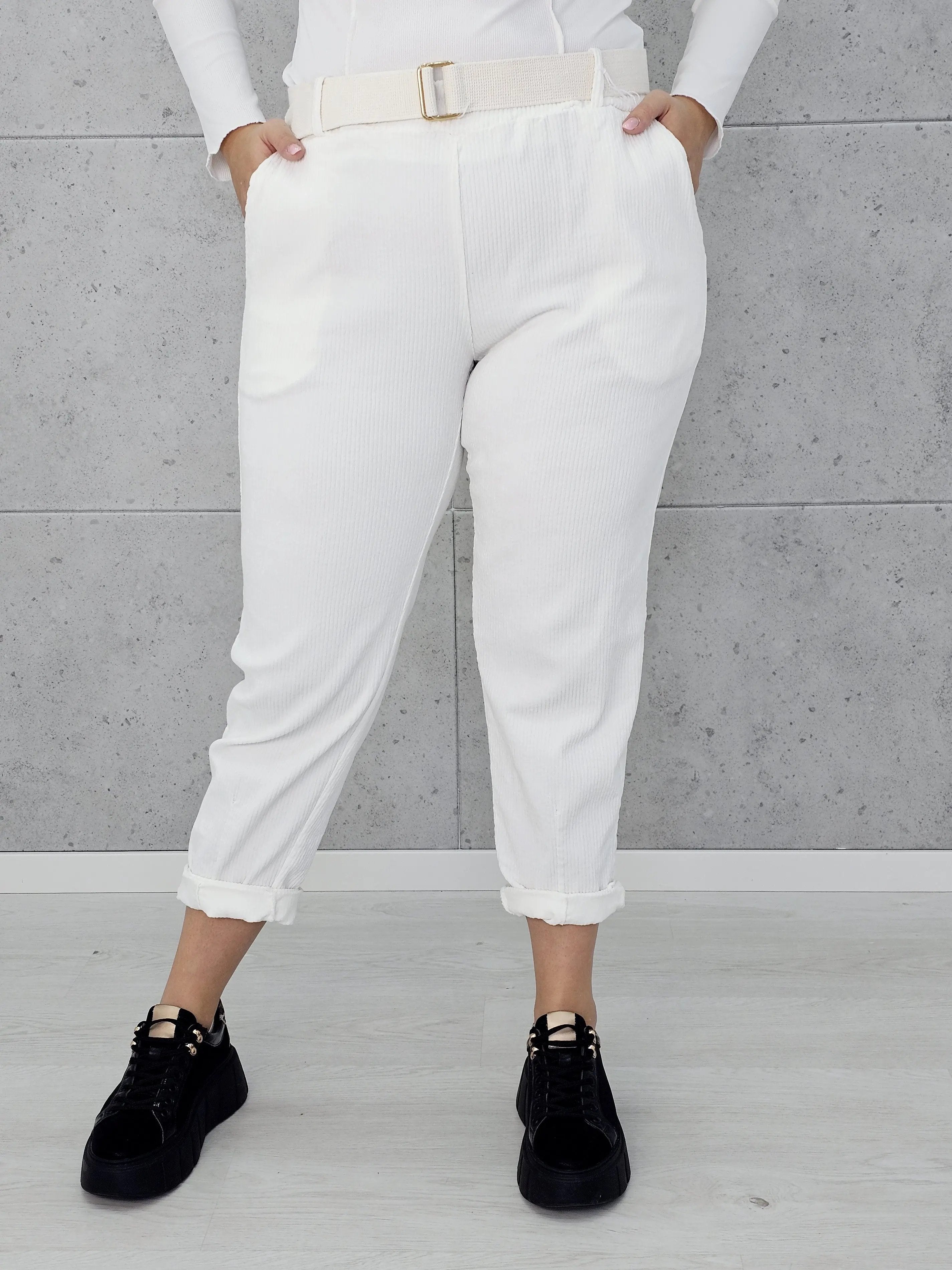 Stylowe i wygodne spodnie z cienkiego sztruksu -  LIVANS Stylowa XL