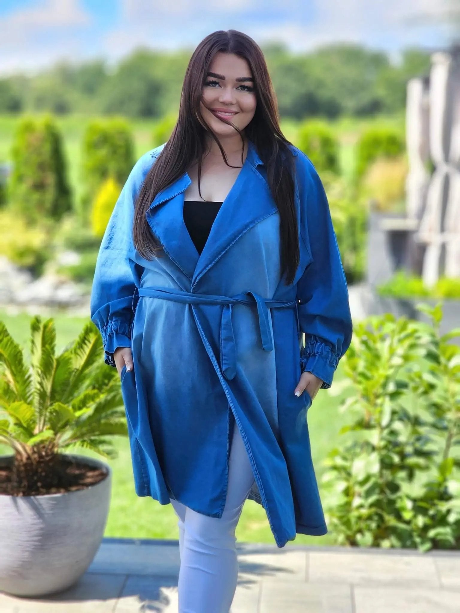 Stylowy płaszcz, który łączy elegancję z nutą zabawy Stylowa XL