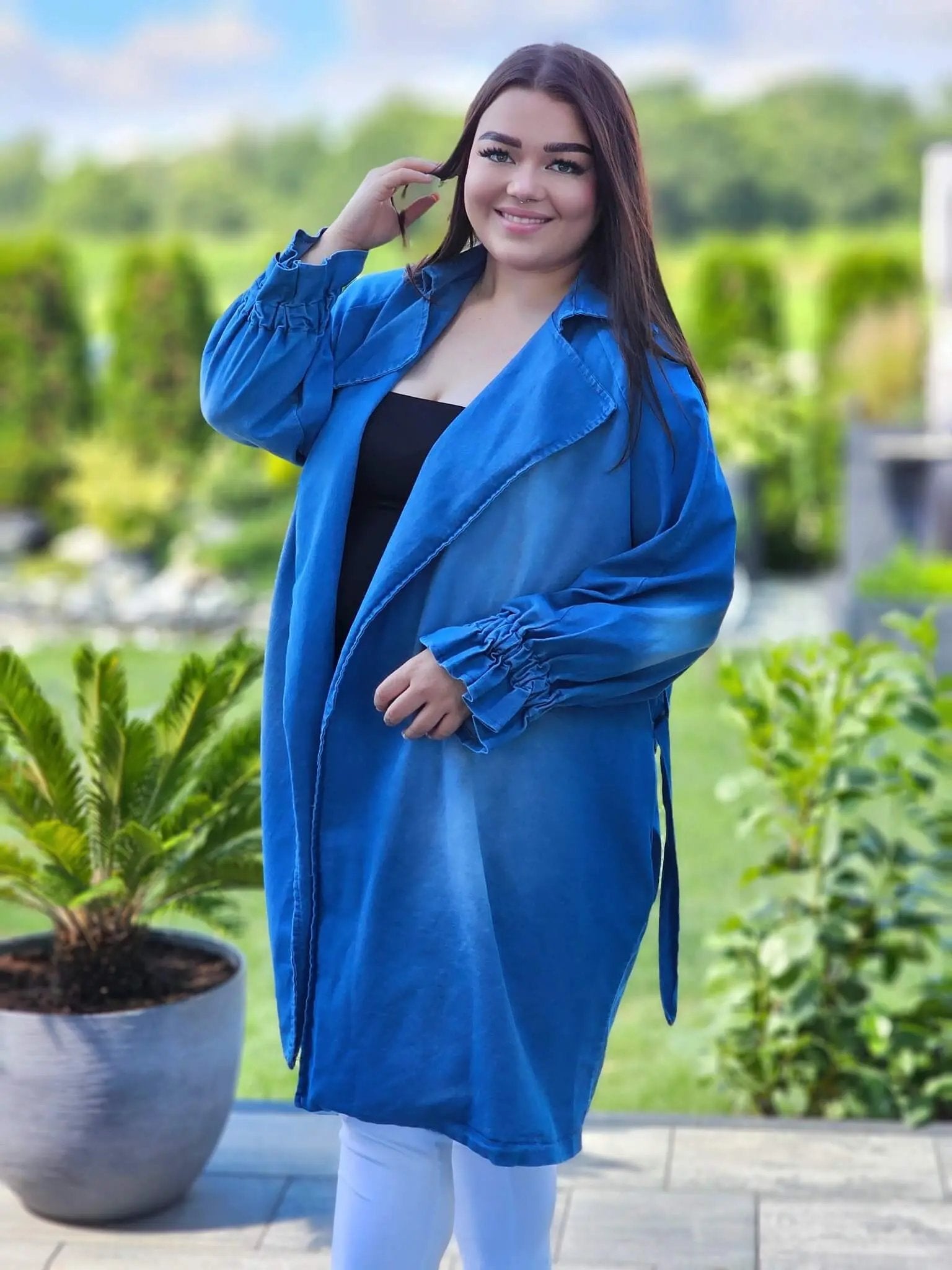 Stylowy płaszcz, który łączy elegancję z nutą zabawy Stylowa XL