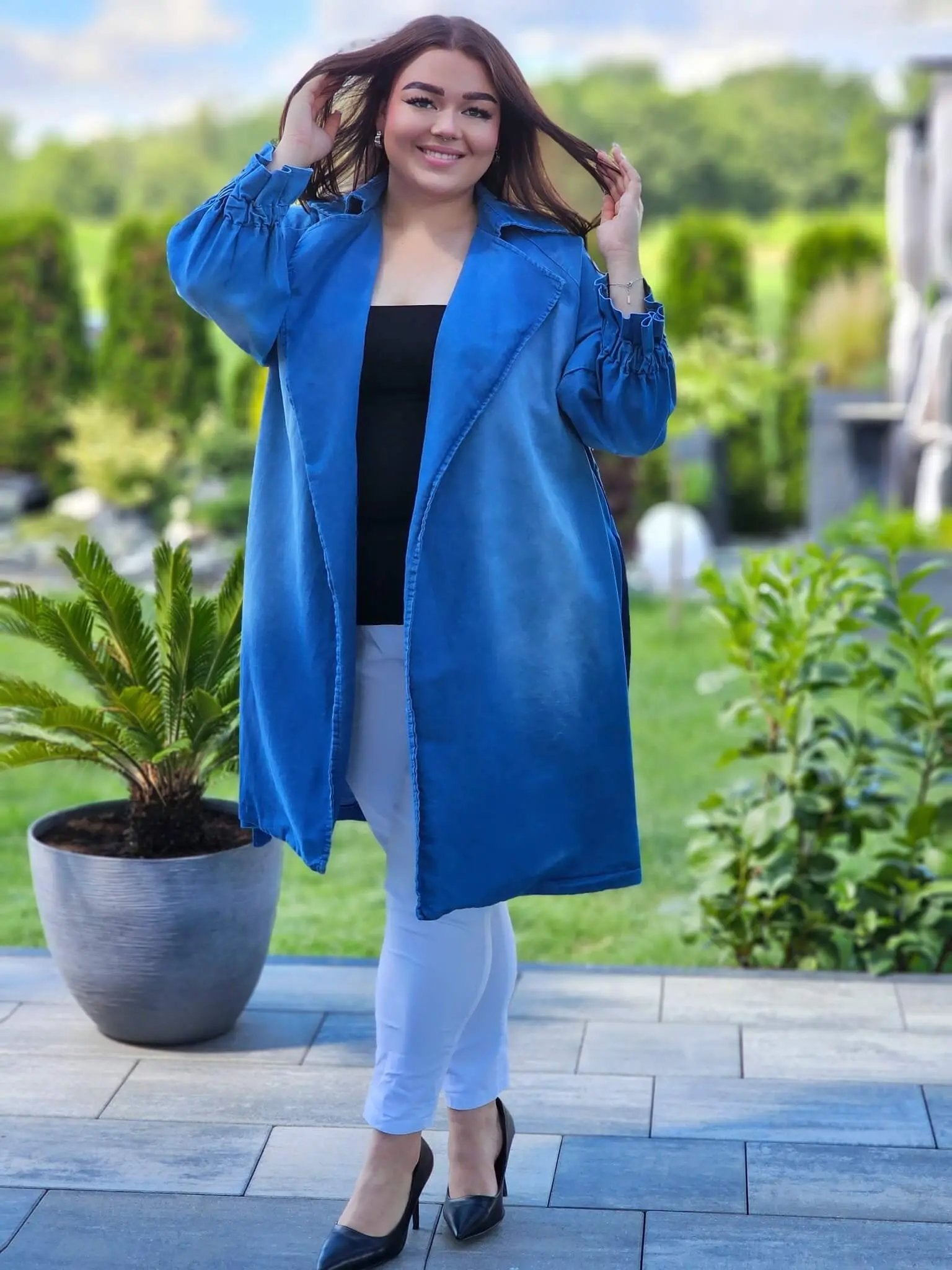 Stylowy płaszcz, który łączy elegancję z nutą zabawy Stylowa XL