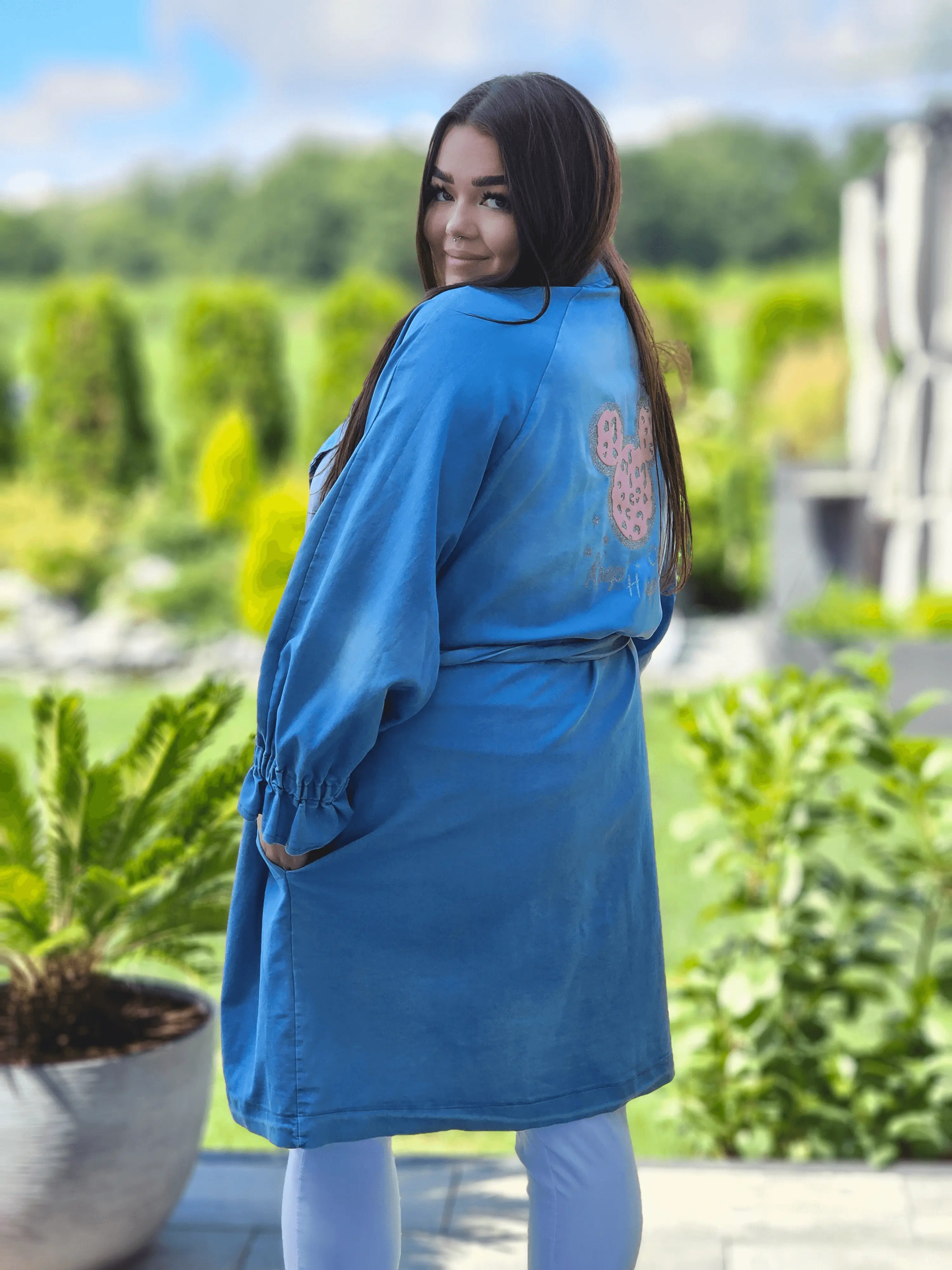 Stylowy płaszcz, który łączy elegancję z nutą zabawy Stylowa XL