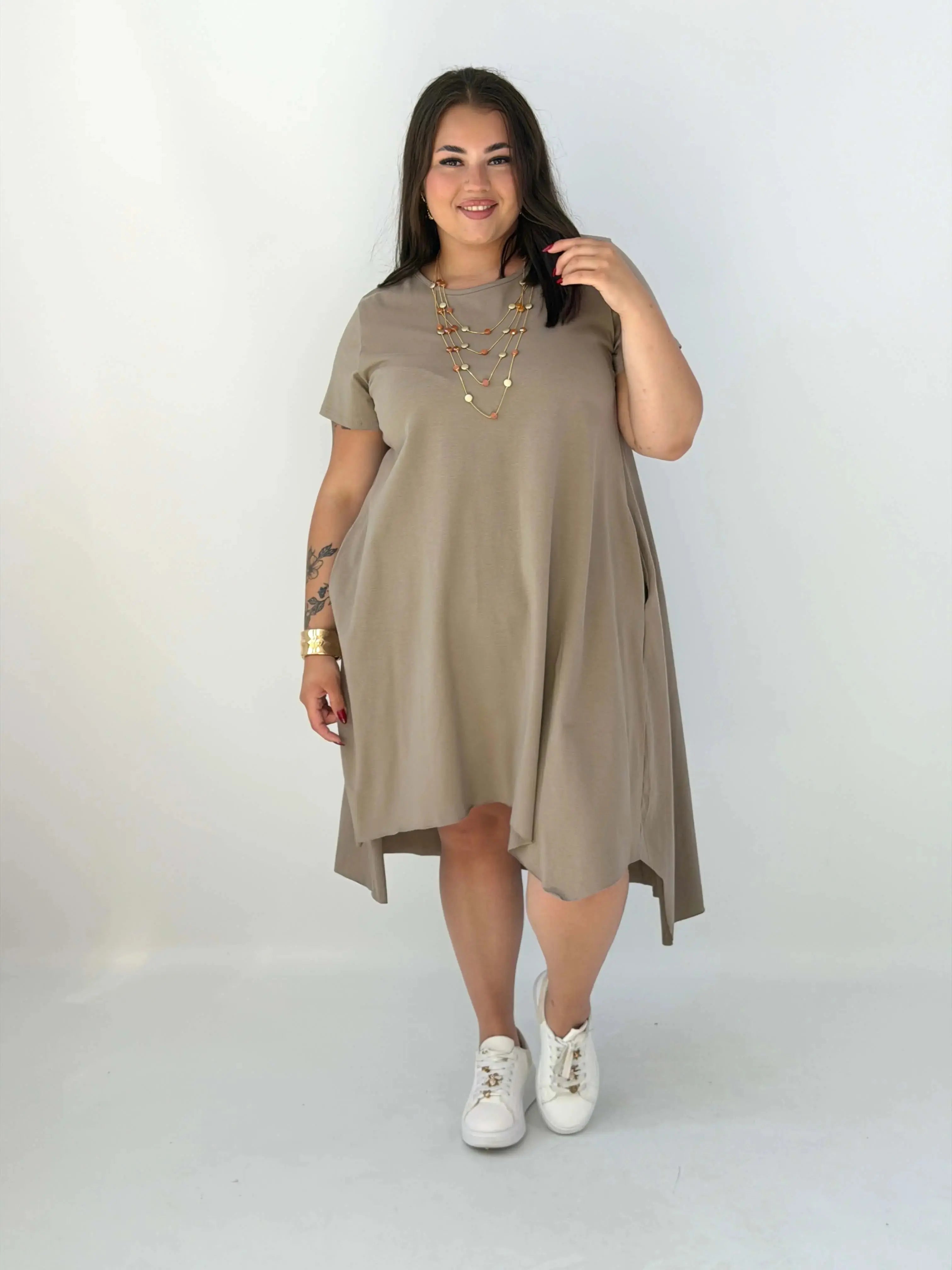 Sukienka Basic Plus Size StylowaXL – Prosta Forma i Maksymalny Komfort Stylowa XL