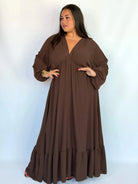 Sukienka Maxi Plus Size Z Falbaną I Dekoltem V – Zwiewna Elegancja XXL Stylowa XL