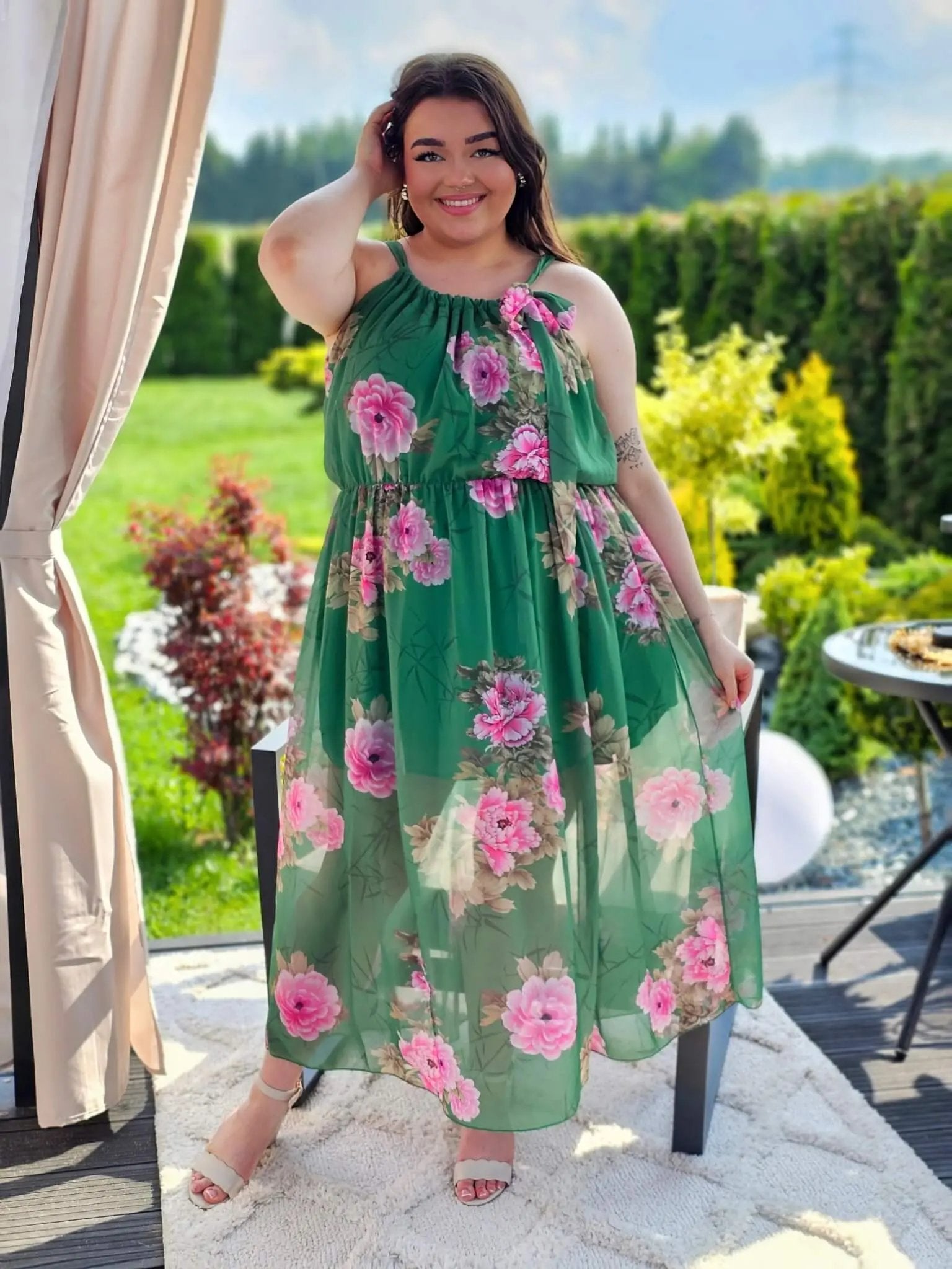 Sukienka Maxi w Kwiaty Stylowa XL