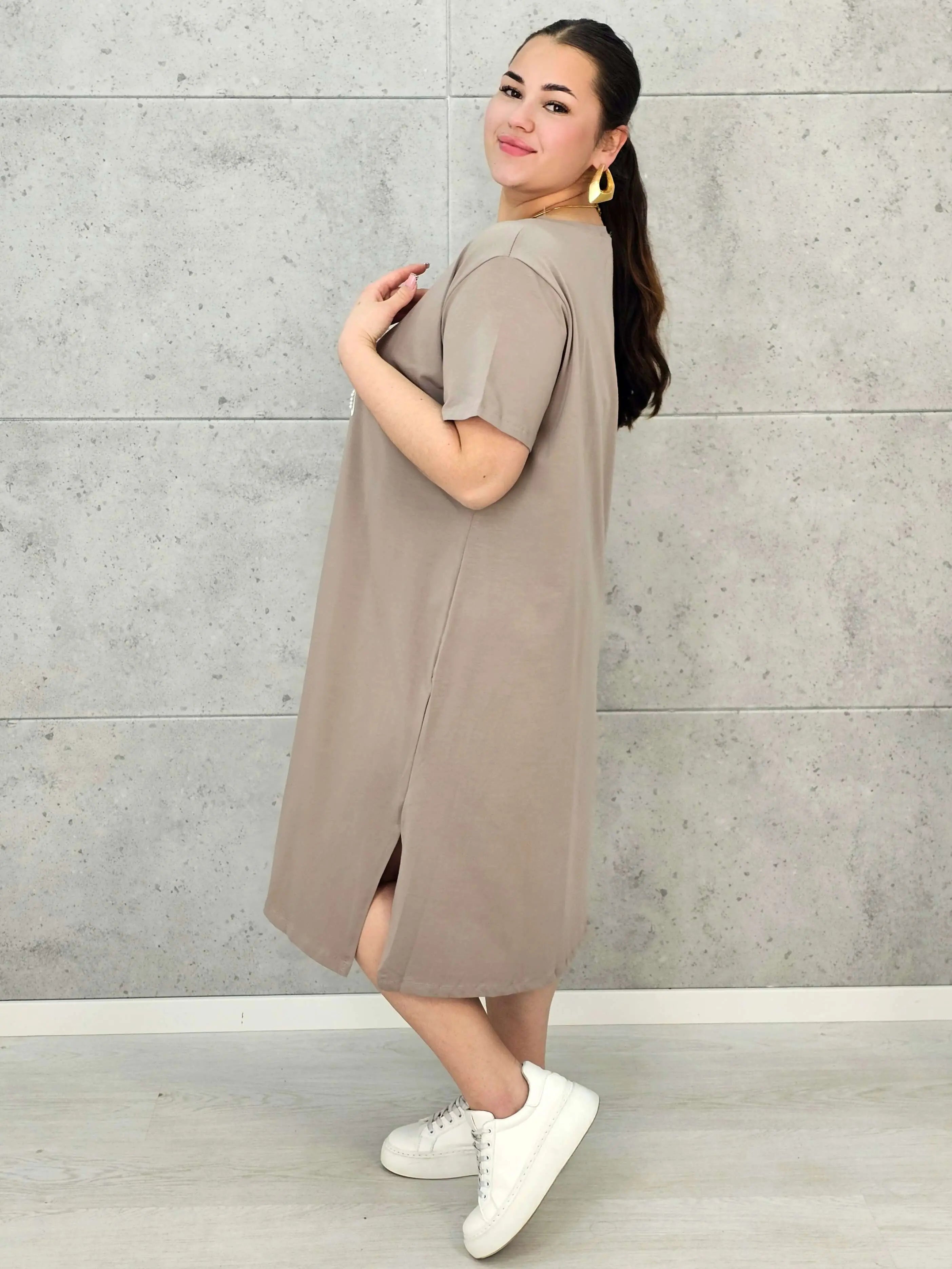 Sukienka Plus Size Luźny Krój – Modna, Wygodna, Z Aplikacją Ważki XXL Stylowa XL