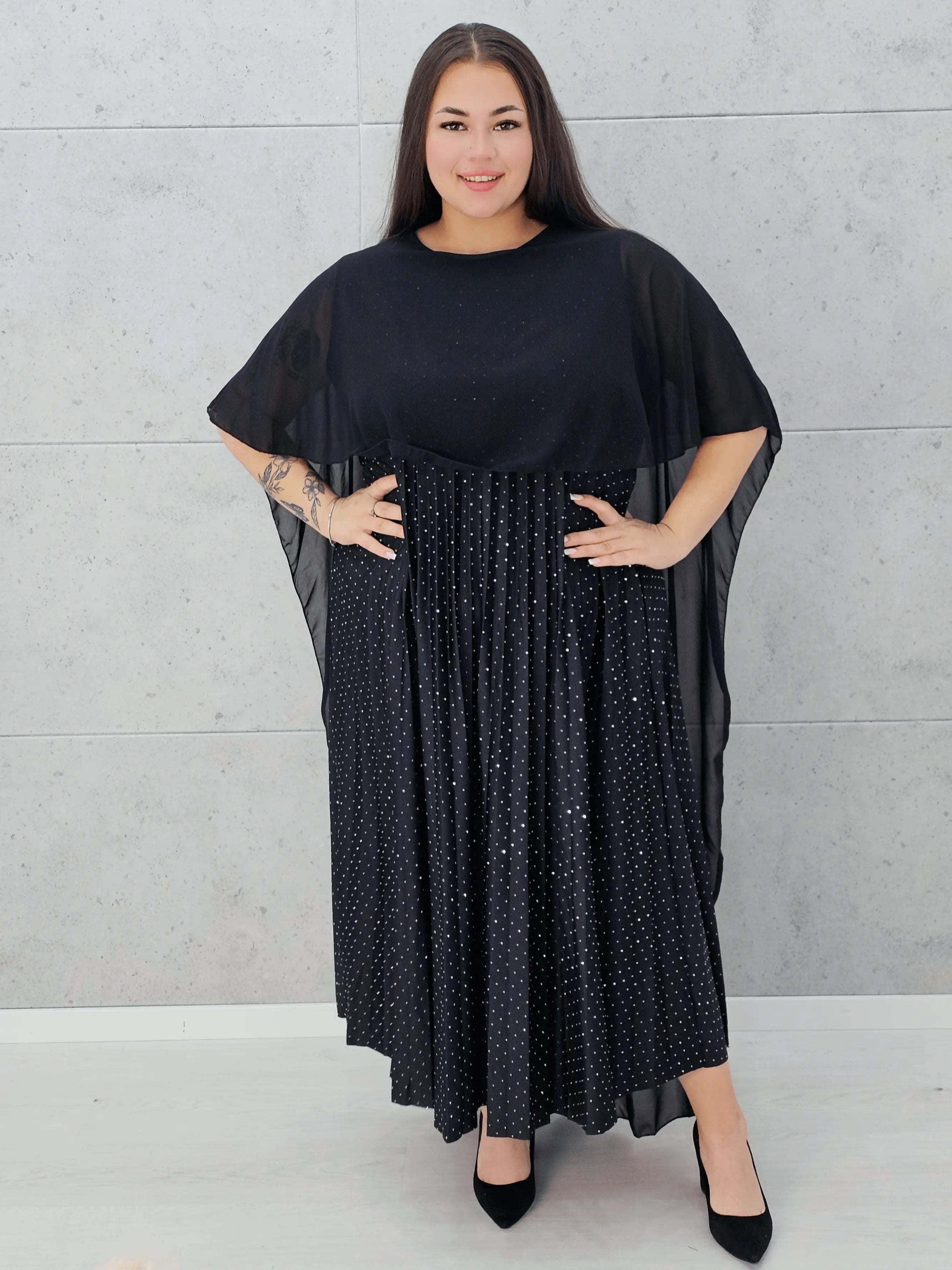 Sukienka Plus Size Z Peleryną I Plisowanym Dołem Elegancka Stylowa XL