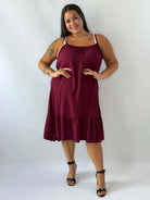 Sukienka Plus Size na ramiączkach z falbaną – lekka i kobieca Stylowa XL