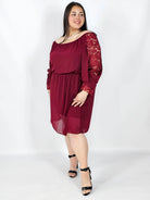 Sukienka Plus Size z koronkowymi rękawami - Hiszpanka Stylowa XL